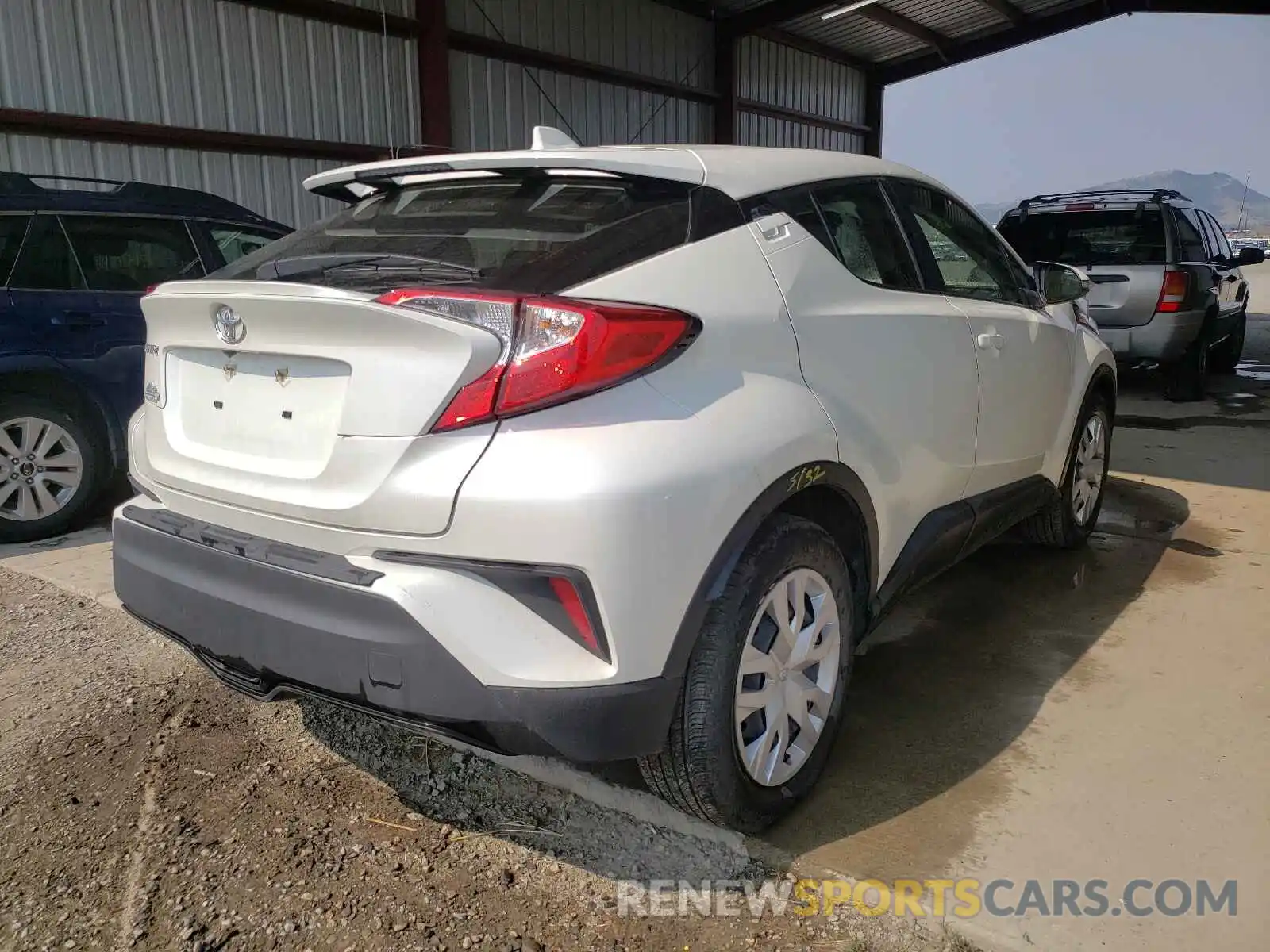 4 Photograph of a damaged car JTNKHMBX1L1077358 TOYOTA C-HR 2020