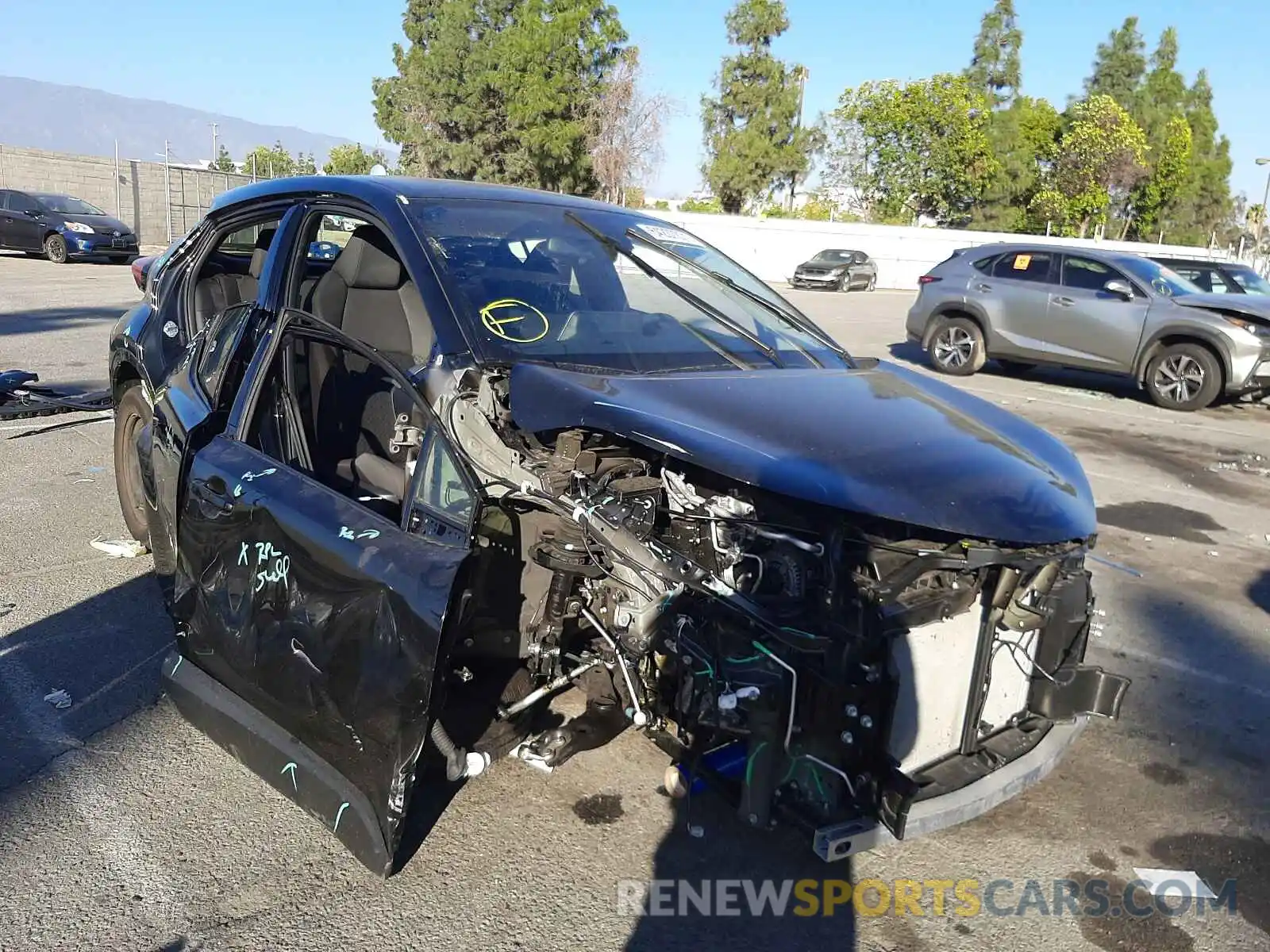 1 Photograph of a damaged car JTNKHMBX1L1079921 TOYOTA C-HR 2020