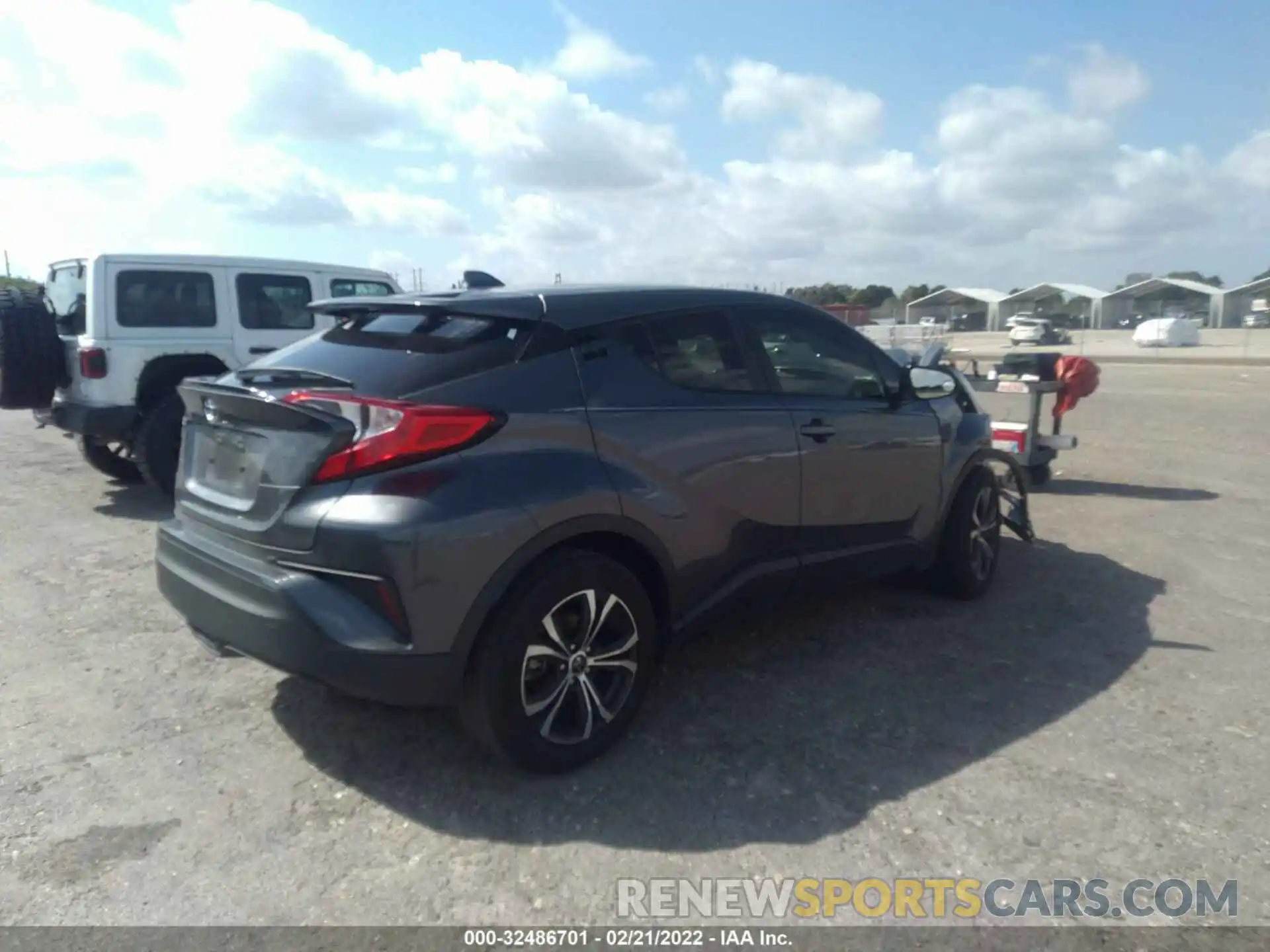 4 Photograph of a damaged car JTNKHMBX1L1090904 TOYOTA C-HR 2020