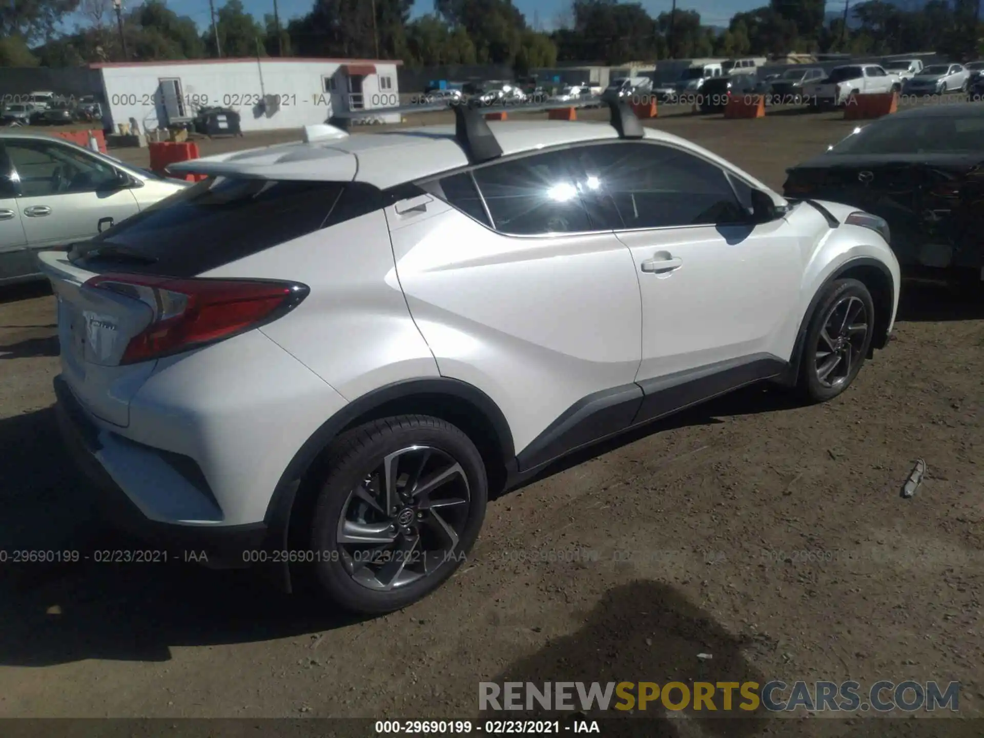 4 Photograph of a damaged car JTNKHMBX2L1065512 TOYOTA C-HR 2020