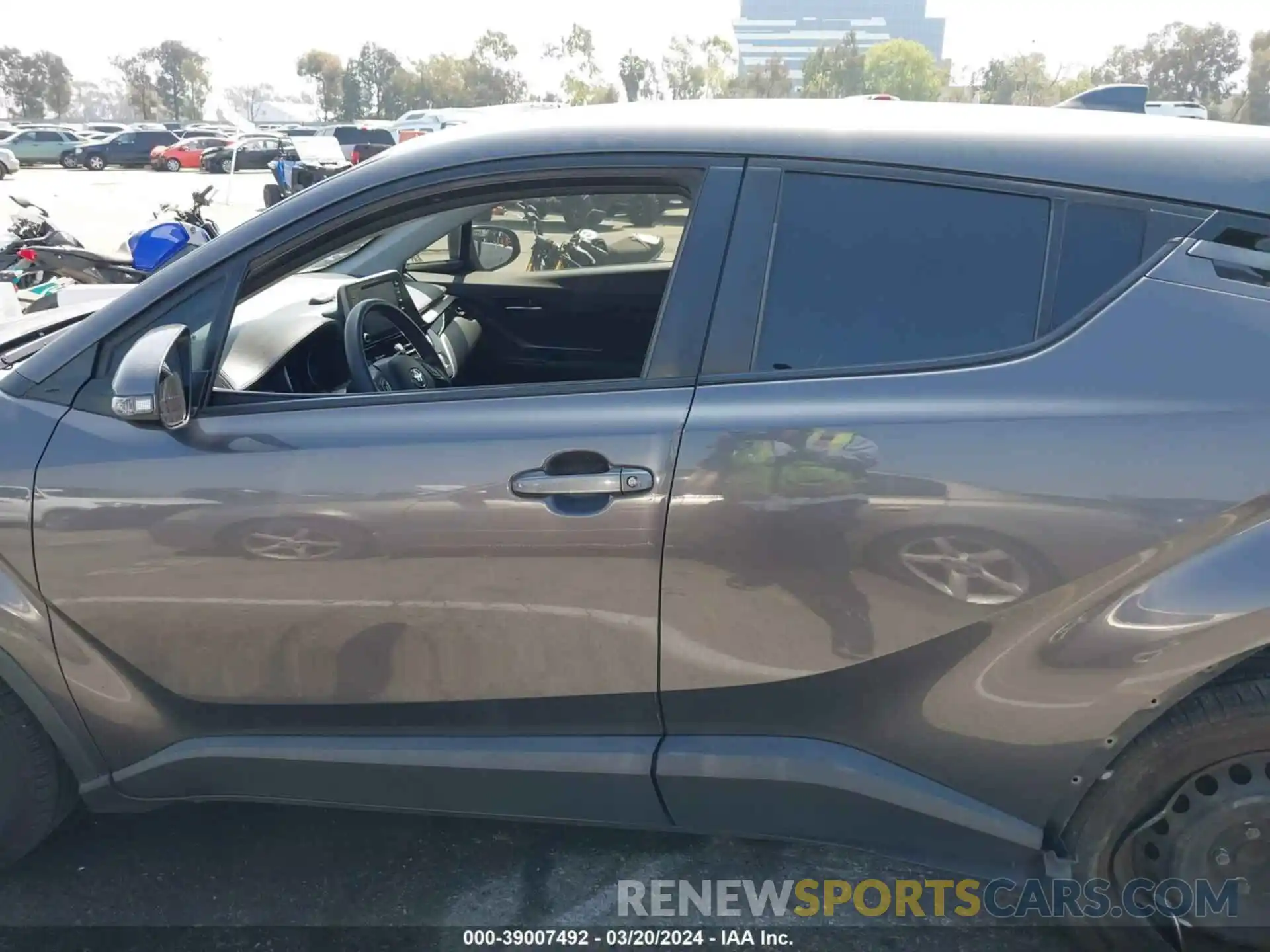 14 Photograph of a damaged car JTNKHMBX2L1065543 TOYOTA C-HR 2020