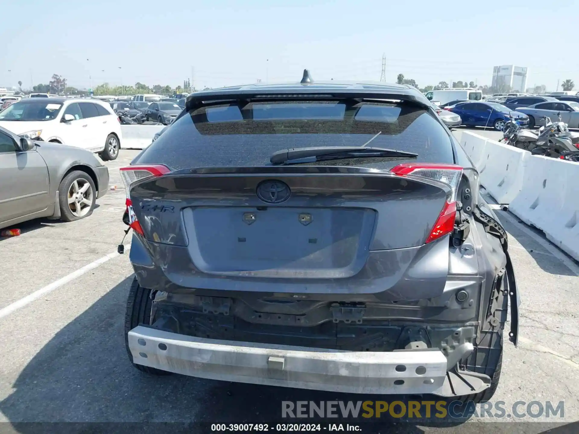 16 Photograph of a damaged car JTNKHMBX2L1065543 TOYOTA C-HR 2020