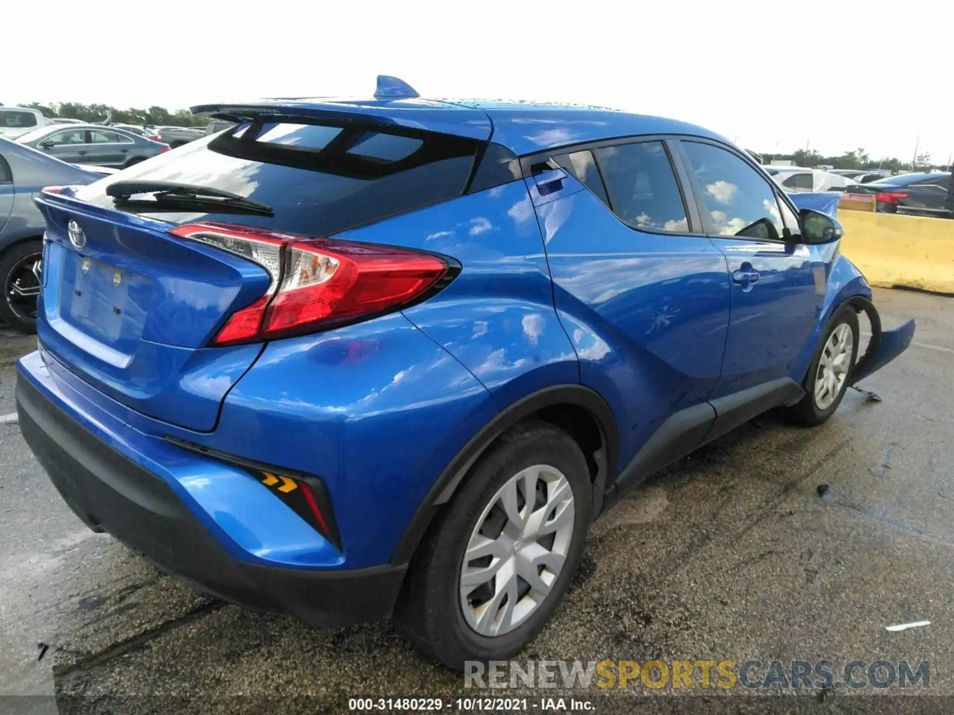 4 Photograph of a damaged car JTNKHMBX2L1070337 TOYOTA C-HR 2020