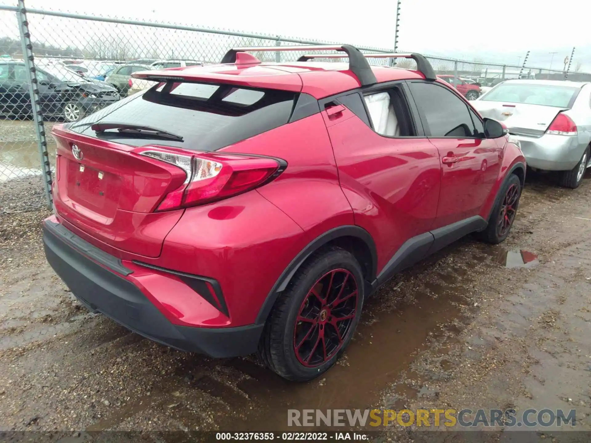 4 Photograph of a damaged car JTNKHMBX2L1075361 TOYOTA C-HR 2020