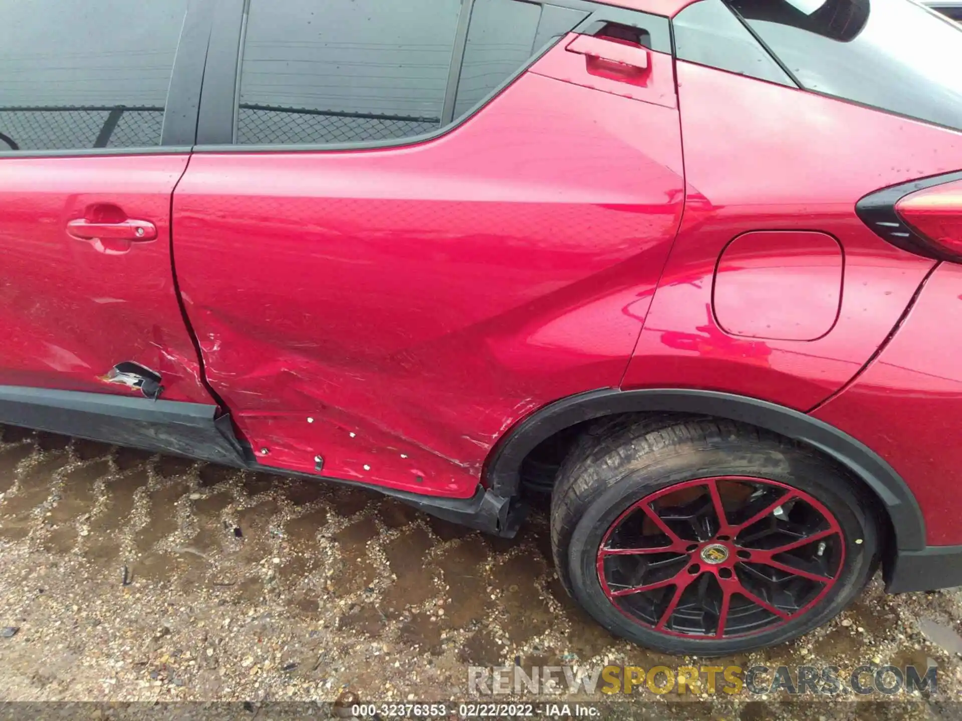 6 Photograph of a damaged car JTNKHMBX2L1075361 TOYOTA C-HR 2020