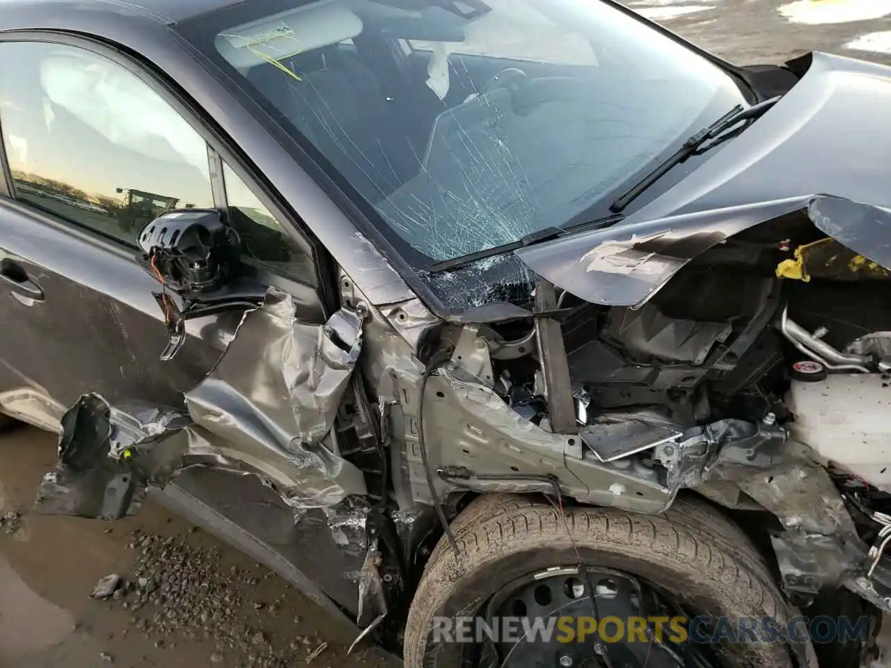 9 Photograph of a damaged car JTNKHMBX2L1075568 TOYOTA C-HR 2020