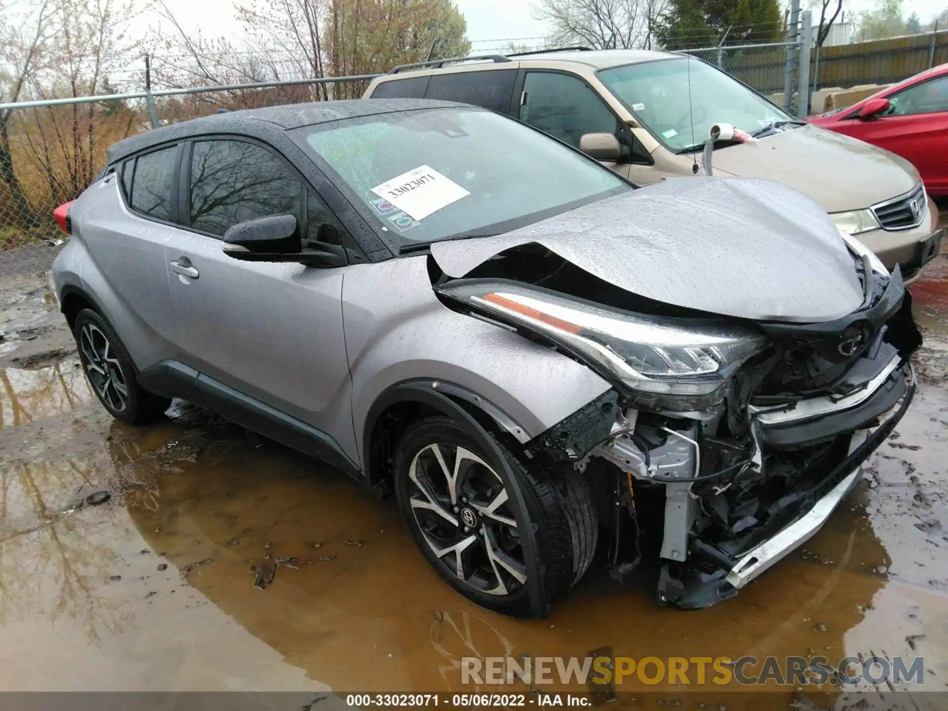 1 Photograph of a damaged car JTNKHMBX2L1075747 TOYOTA C-HR 2020