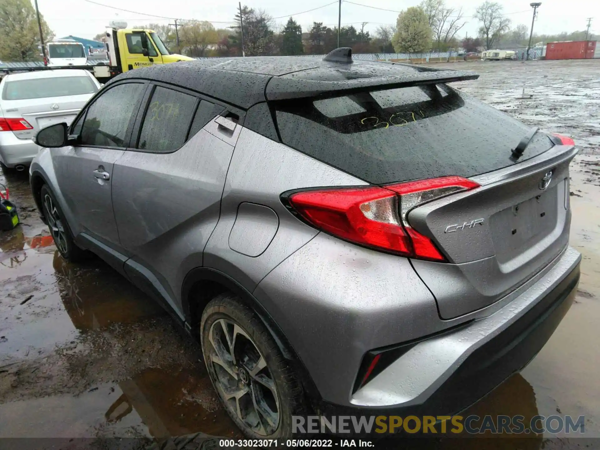 3 Photograph of a damaged car JTNKHMBX2L1075747 TOYOTA C-HR 2020