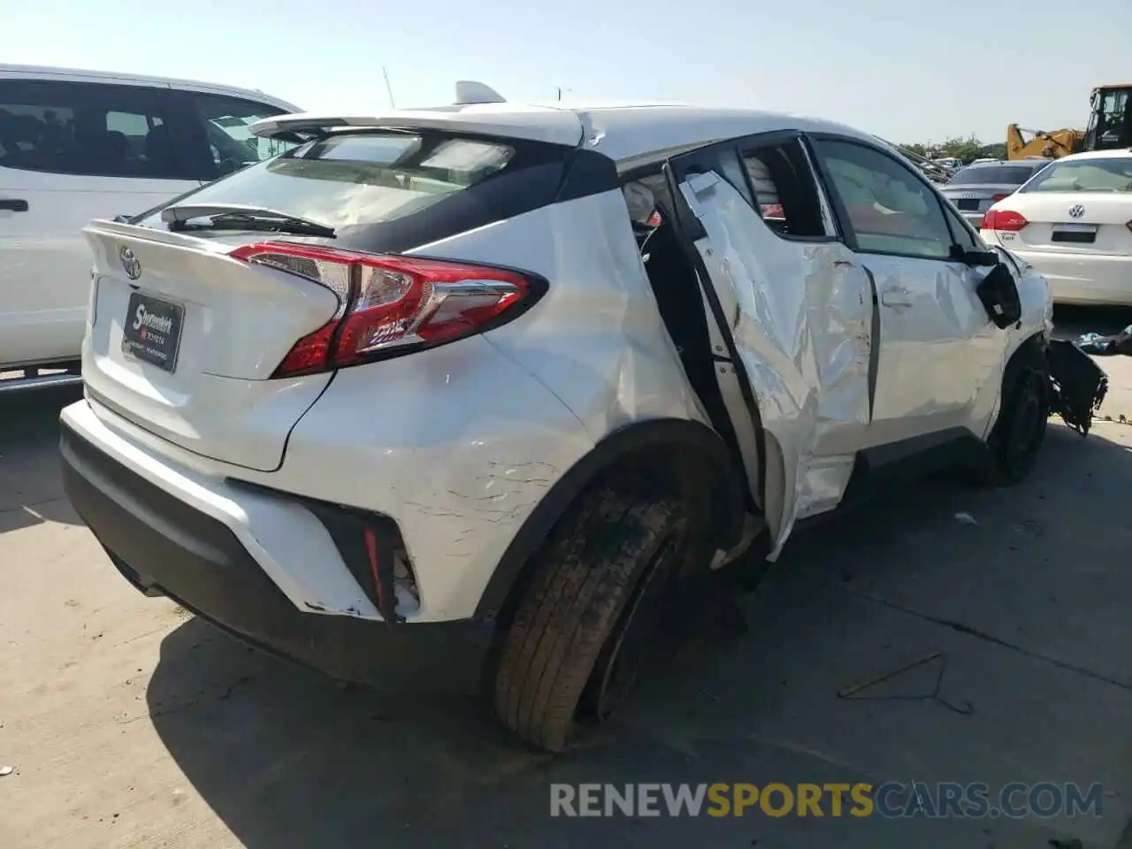 4 Photograph of a damaged car JTNKHMBX2L1077420 TOYOTA C-HR 2020