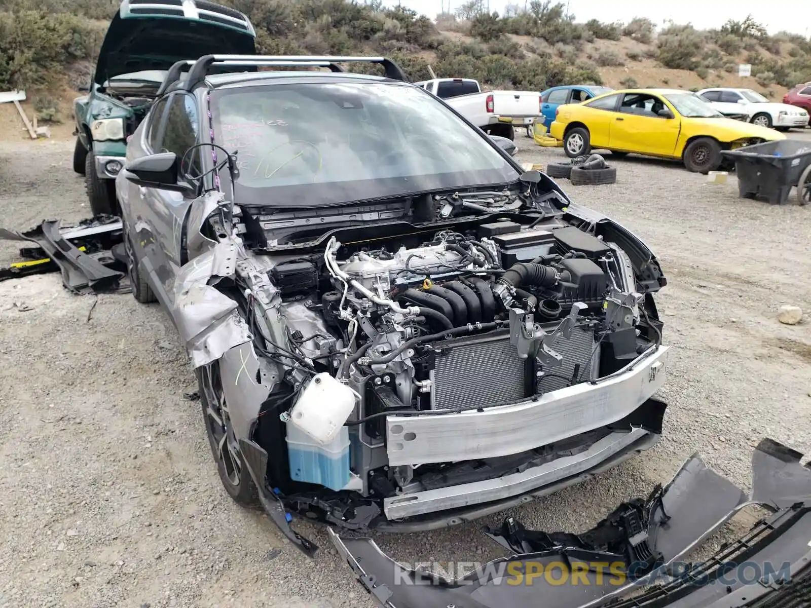 1 Photograph of a damaged car JTNKHMBX2L1083735 TOYOTA C-HR 2020