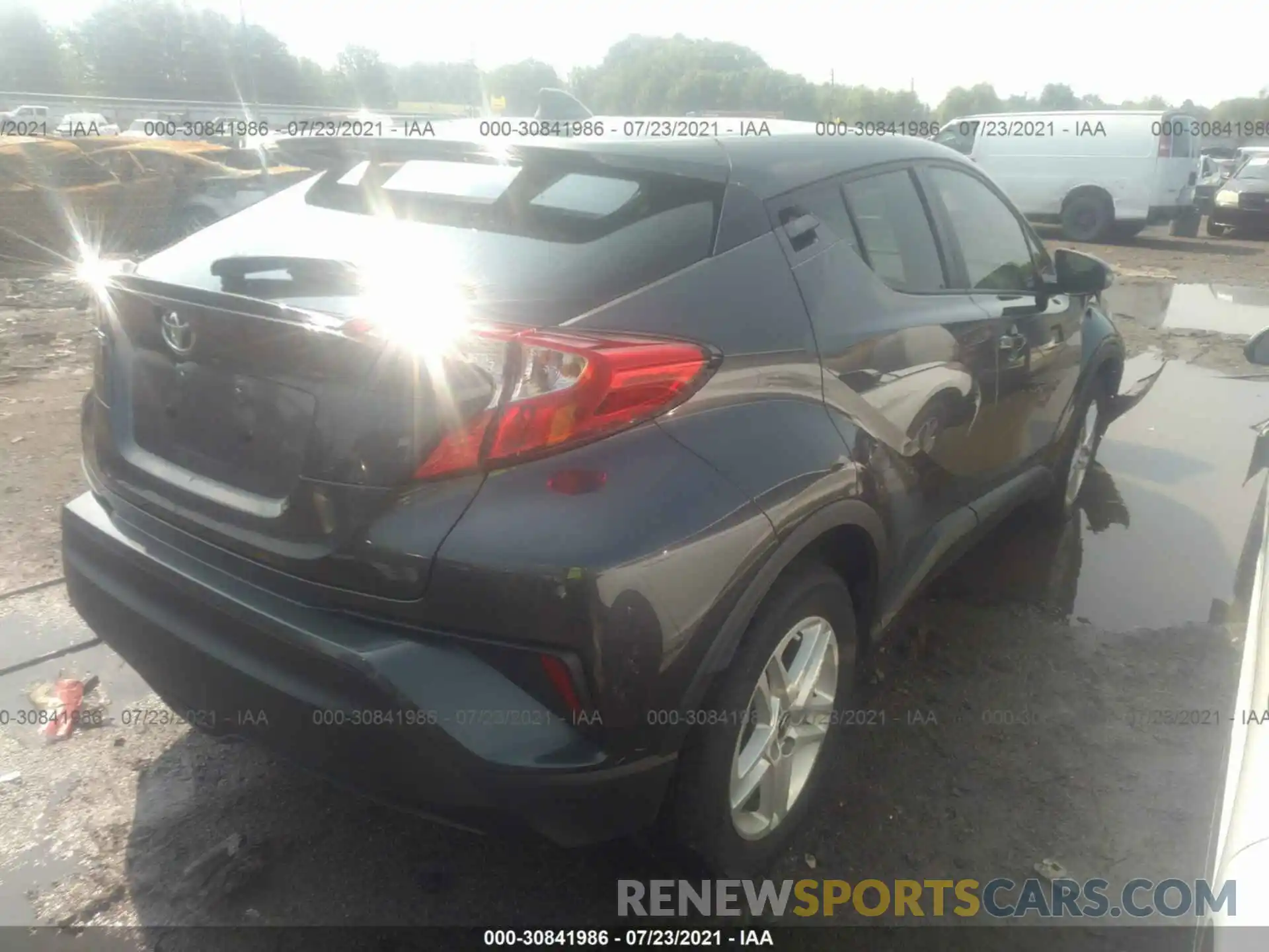 4 Photograph of a damaged car JTNKHMBX2L1083928 TOYOTA C-HR 2020