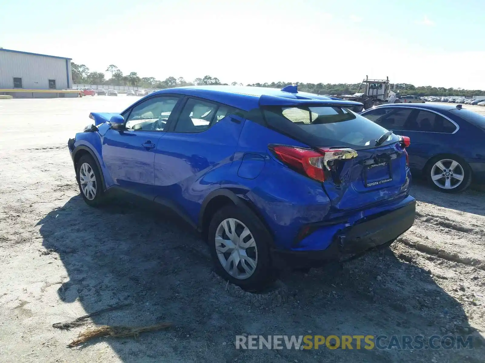 3 Photograph of a damaged car JTNKHMBX2L1090023 TOYOTA C-HR 2020