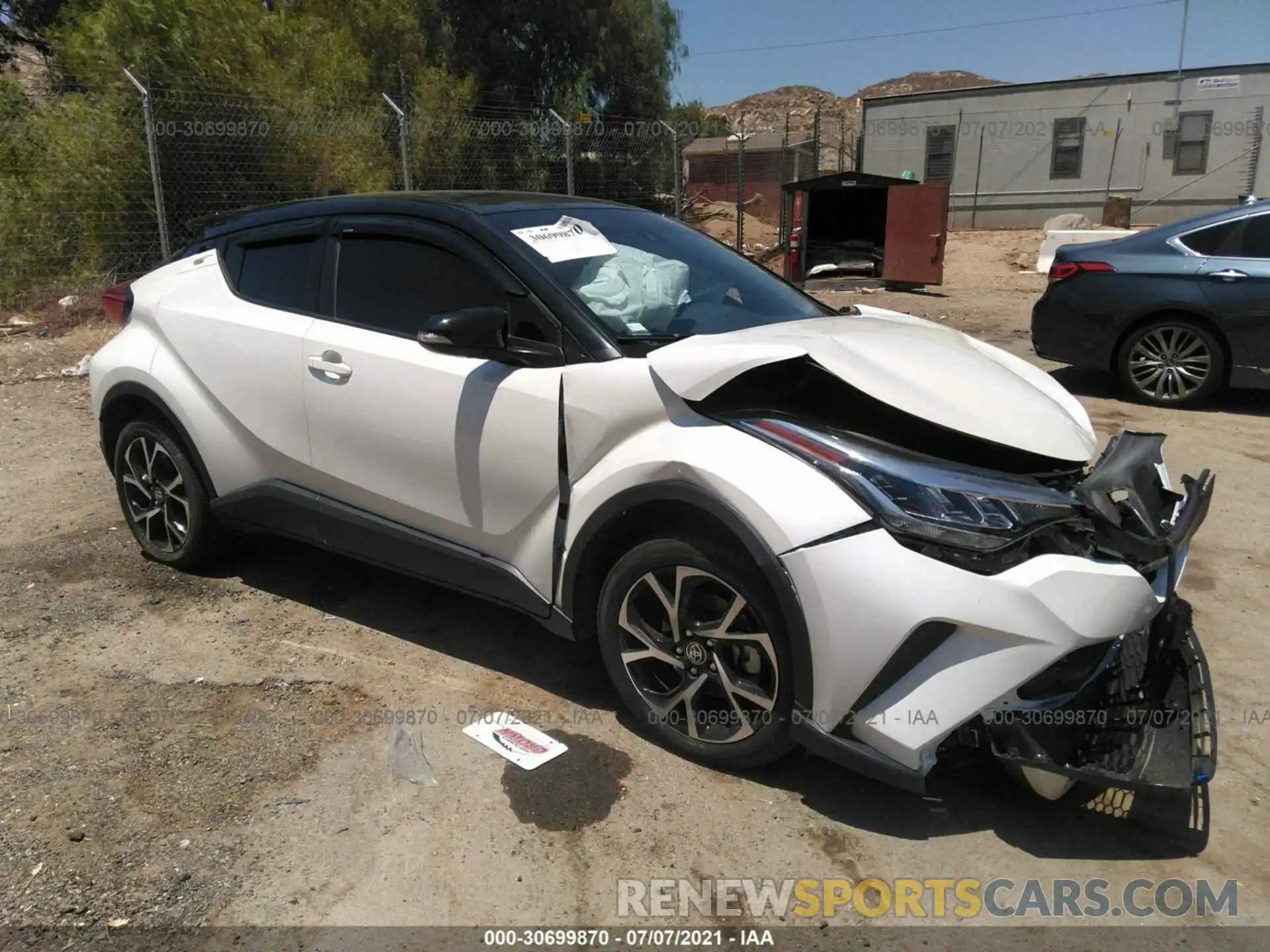 1 Photograph of a damaged car JTNKHMBX2L1090880 TOYOTA C-HR 2020