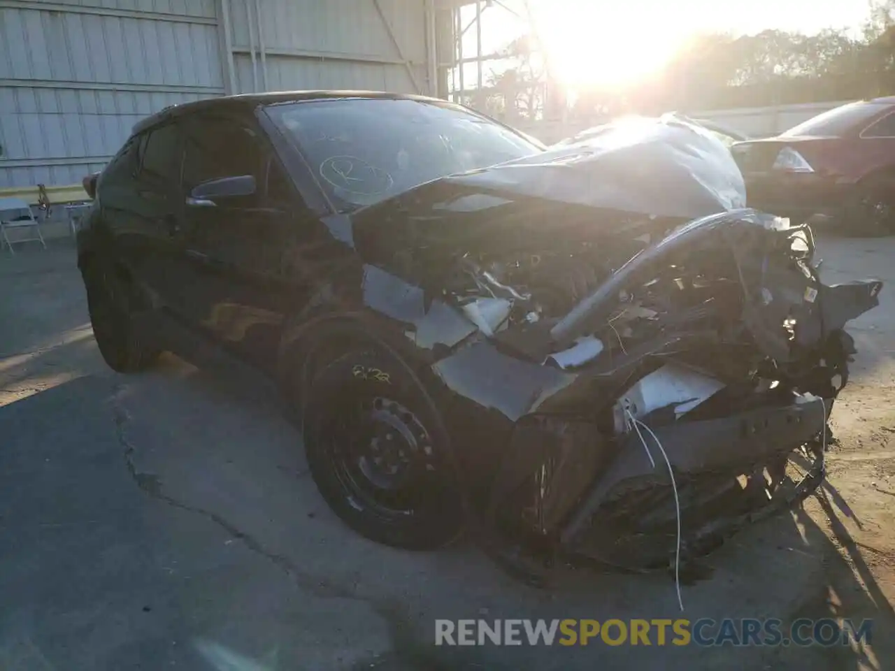 1 Photograph of a damaged car JTNKHMBX2L1092080 TOYOTA C-HR 2020