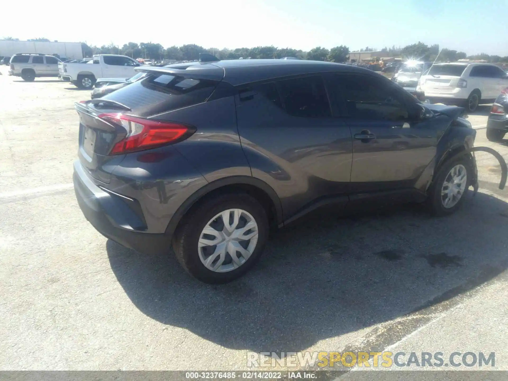 4 Photograph of a damaged car JTNKHMBX2L1092452 TOYOTA C-HR 2020