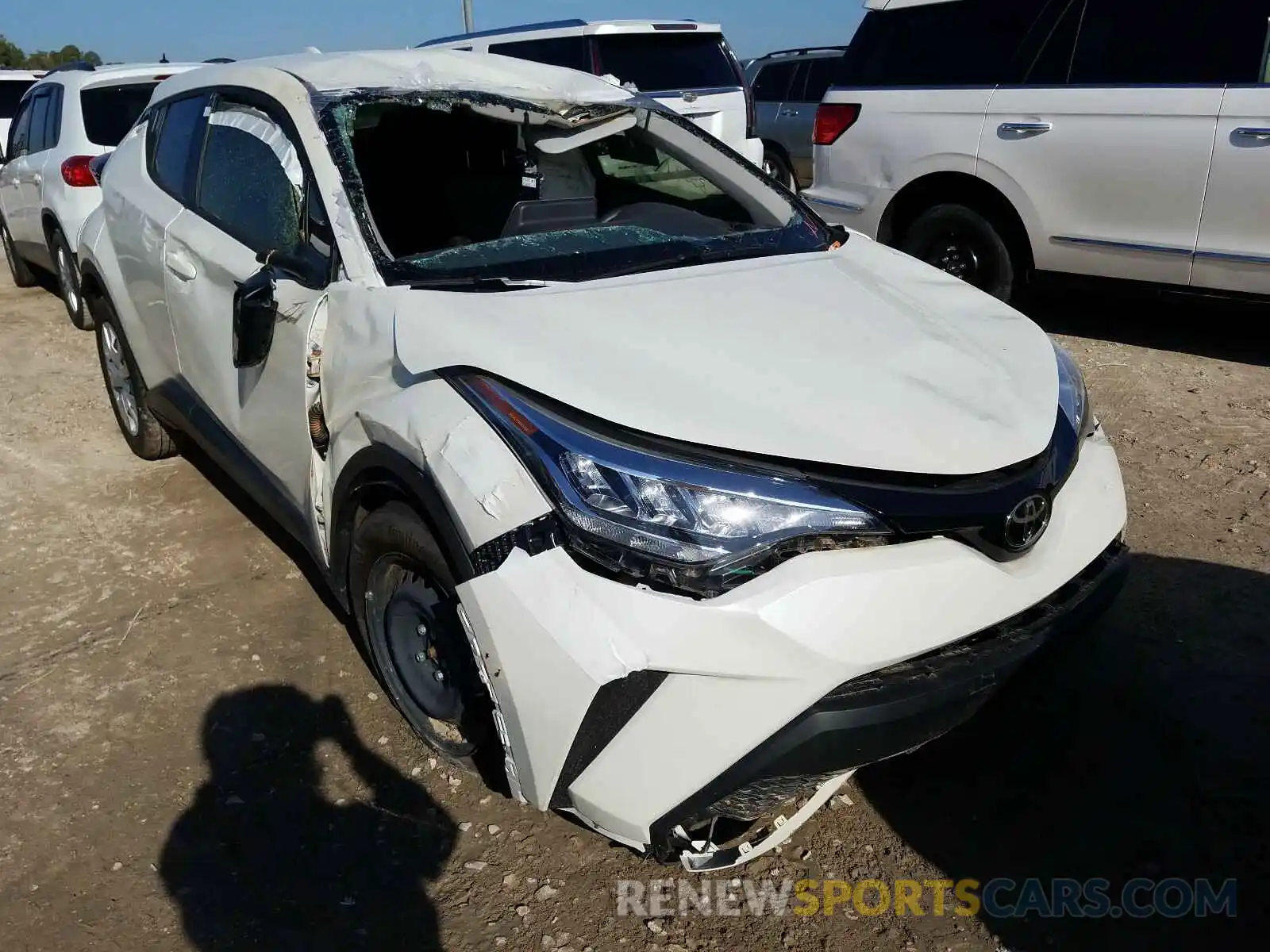 1 Photograph of a damaged car JTNKHMBX3L1069360 TOYOTA C-HR 2020