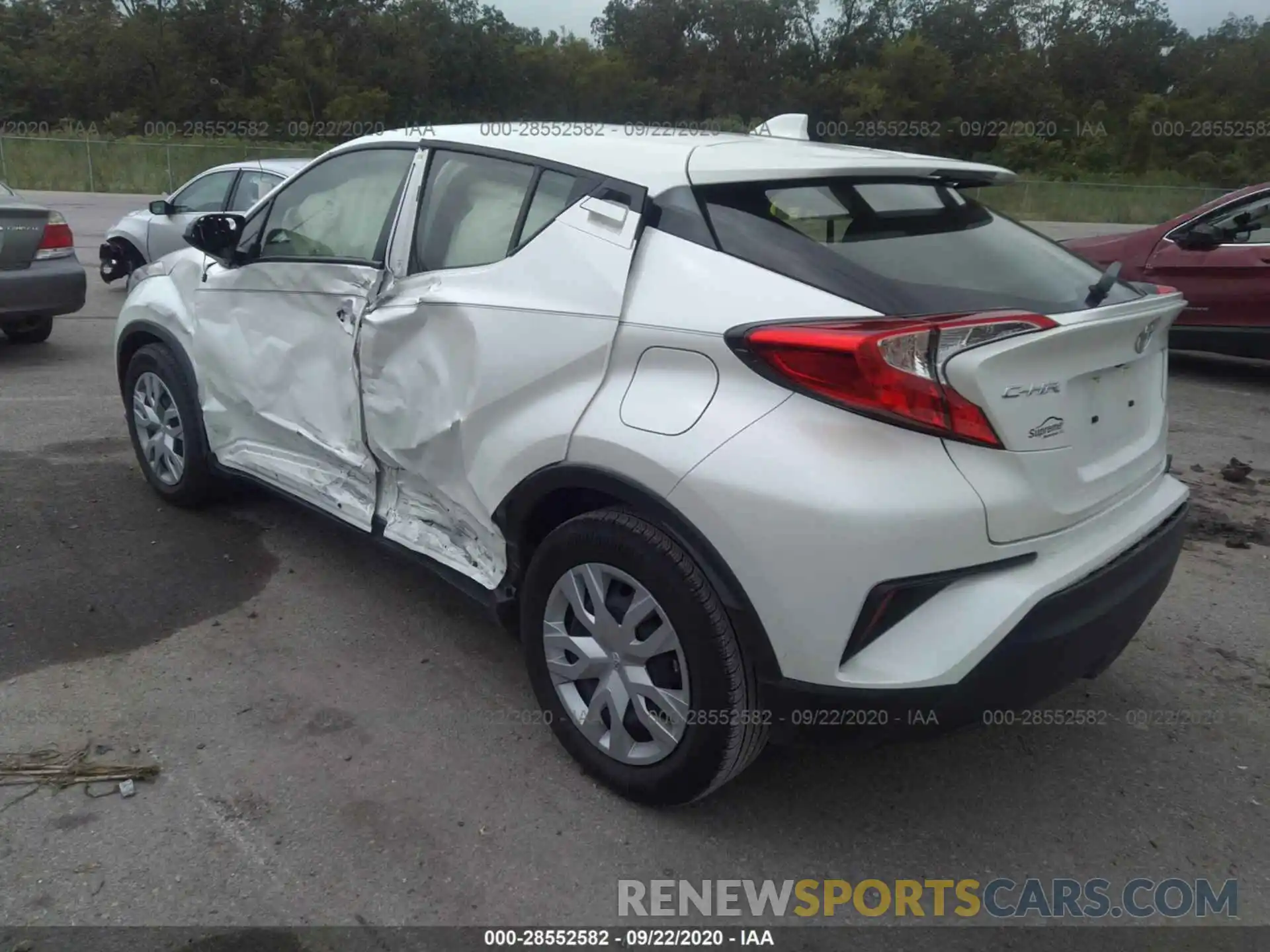 3 Photograph of a damaged car JTNKHMBX3L1070587 TOYOTA C-HR 2020