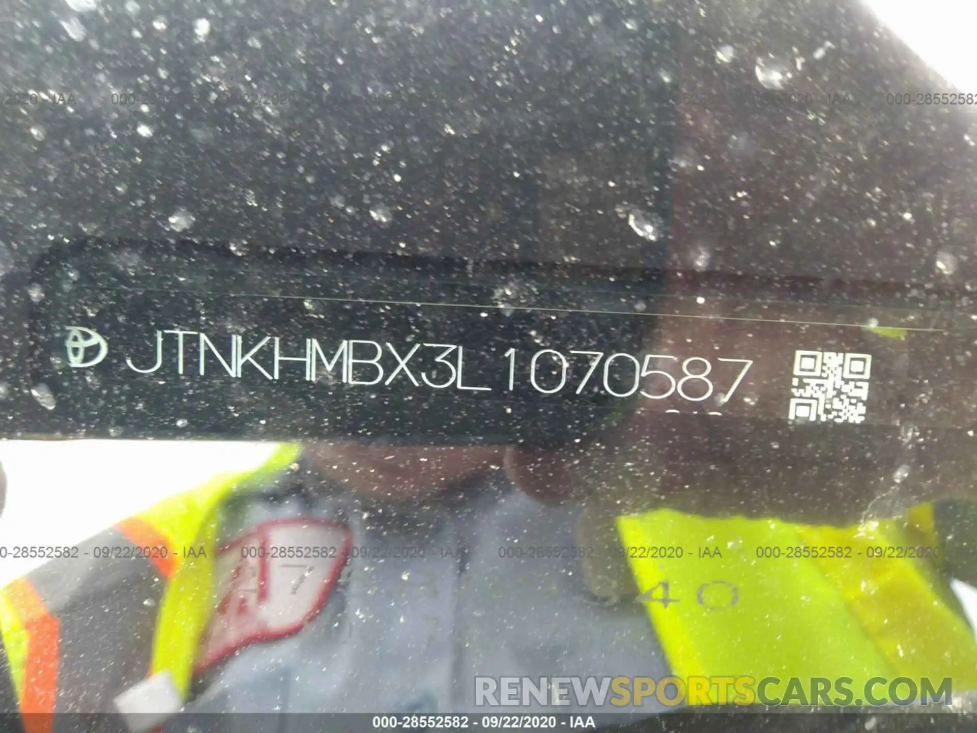 9 Фотография поврежденного автомобиля JTNKHMBX3L1070587 TOYOTA C-HR 2020