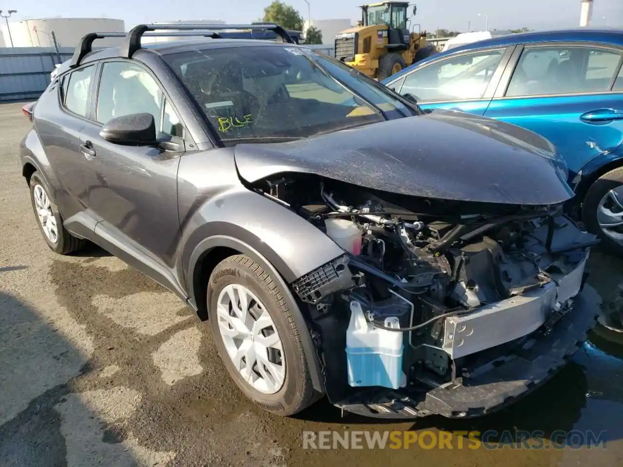 1 Photograph of a damaged car JTNKHMBX4L1064345 TOYOTA C-HR 2020