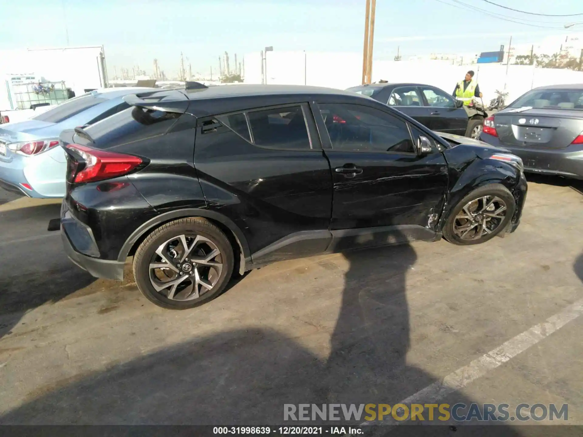 4 Photograph of a damaged car JTNKHMBX4L1070145 TOYOTA C-HR 2020