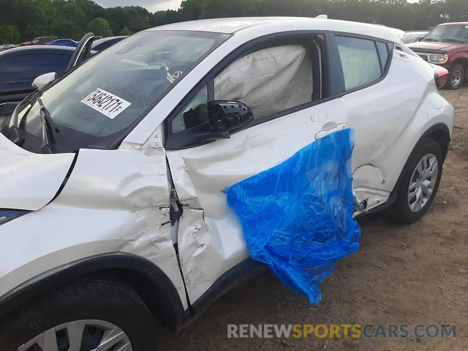 10 Photograph of a damaged car JTNKHMBX4L1071182 TOYOTA C-HR 2020