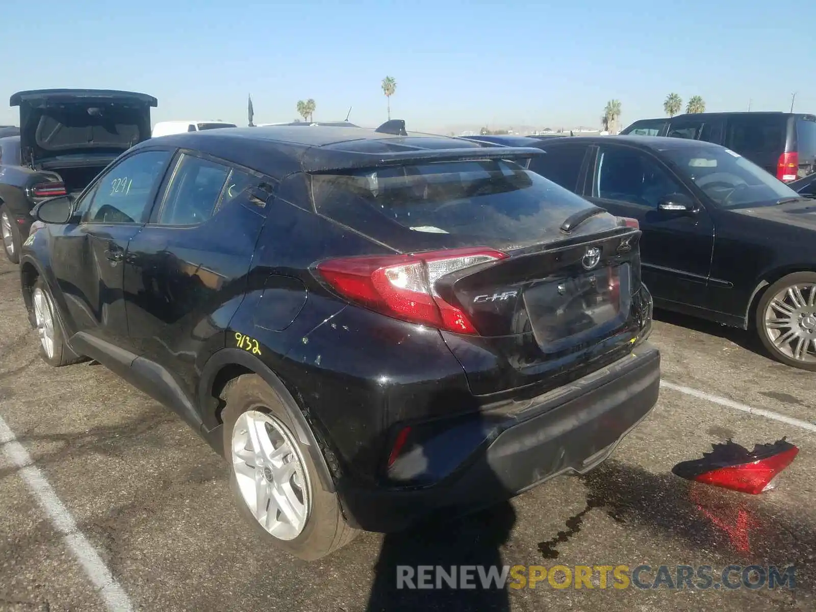 3 Photograph of a damaged car JTNKHMBX4L1082716 TOYOTA C-HR 2020