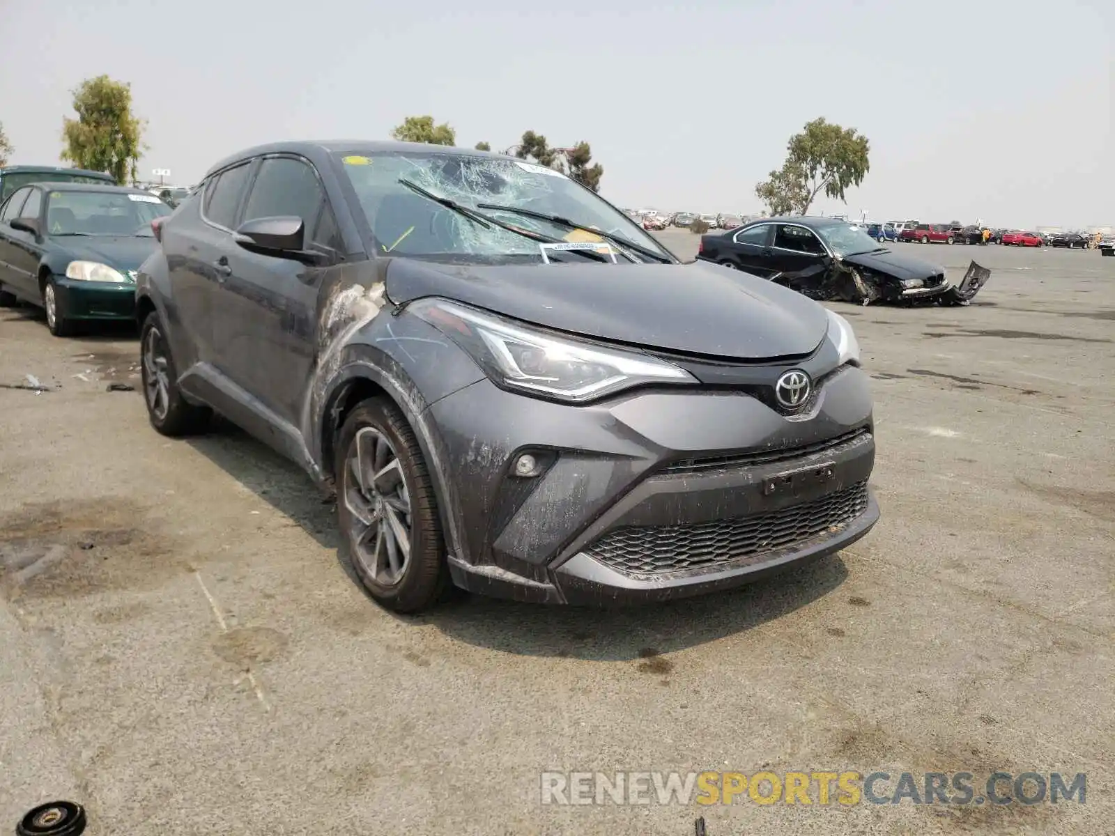 1 Photograph of a damaged car JTNKHMBX4L1083140 TOYOTA C-HR 2020