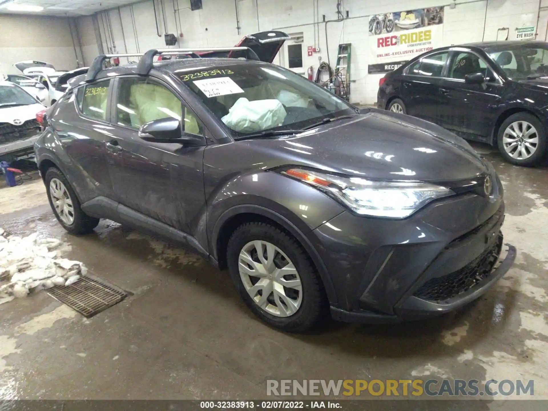 1 Photograph of a damaged car JTNKHMBX4L1084367 TOYOTA C-HR 2020