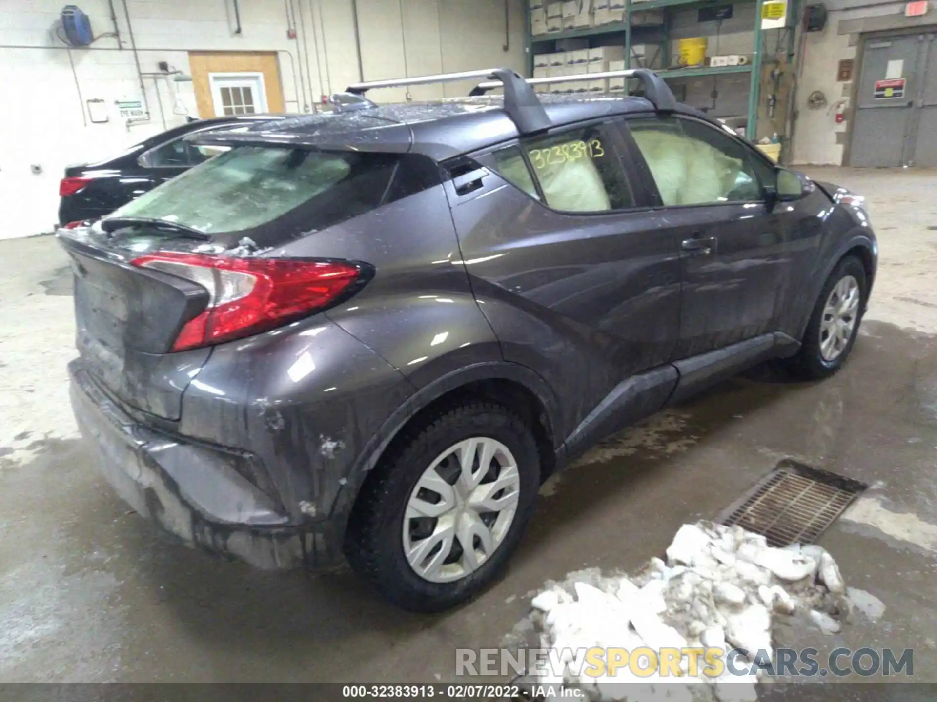 4 Photograph of a damaged car JTNKHMBX4L1084367 TOYOTA C-HR 2020