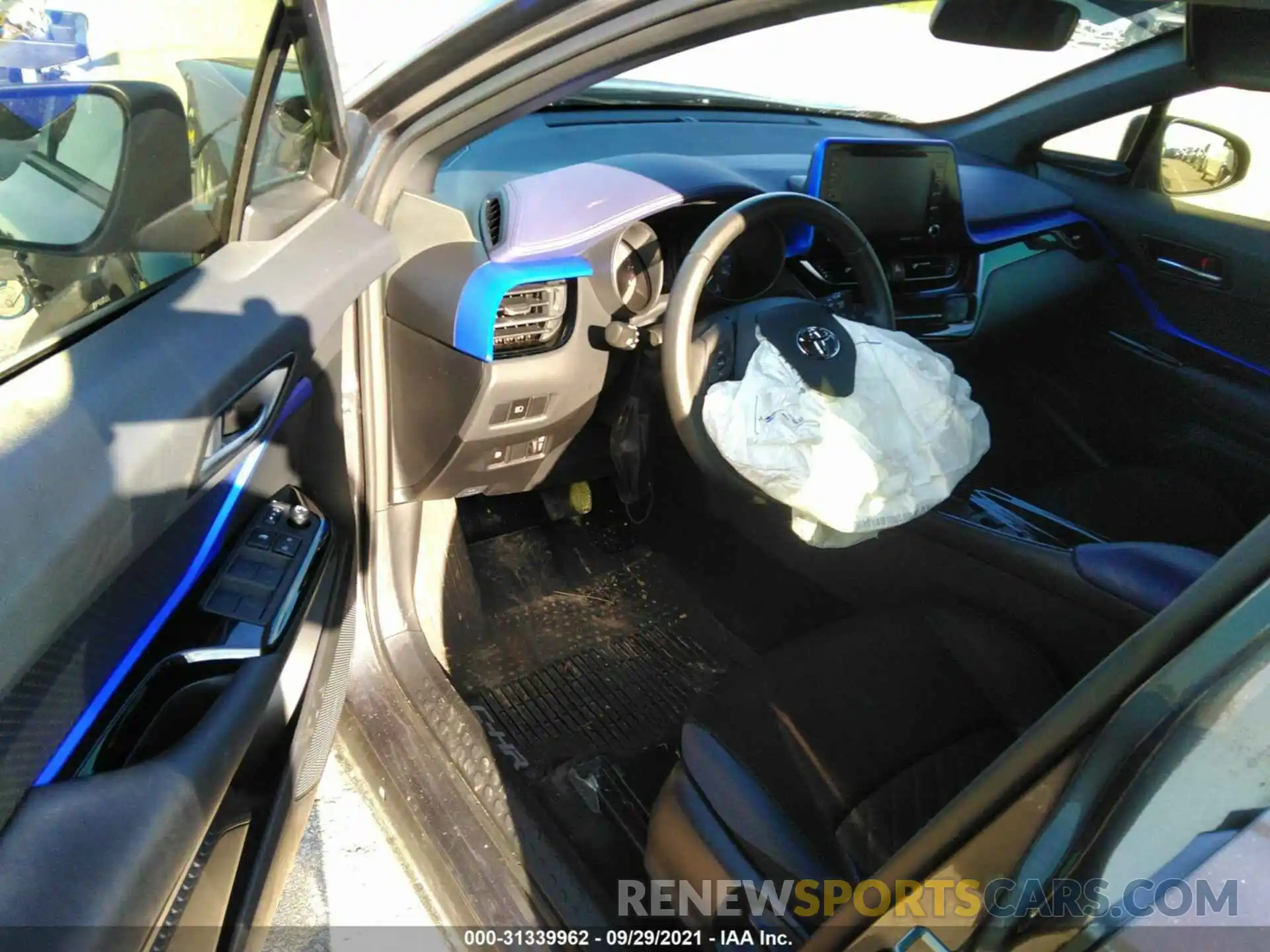 5 Photograph of a damaged car JTNKHMBX4L1088175 TOYOTA C-HR 2020