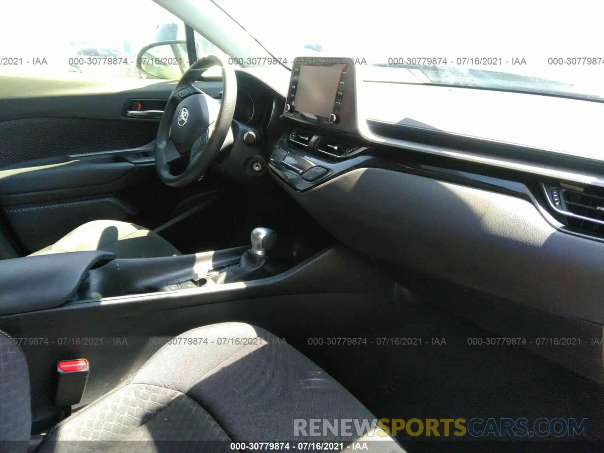 5 Photograph of a damaged car JTNKHMBX4L1088600 TOYOTA C-HR 2020