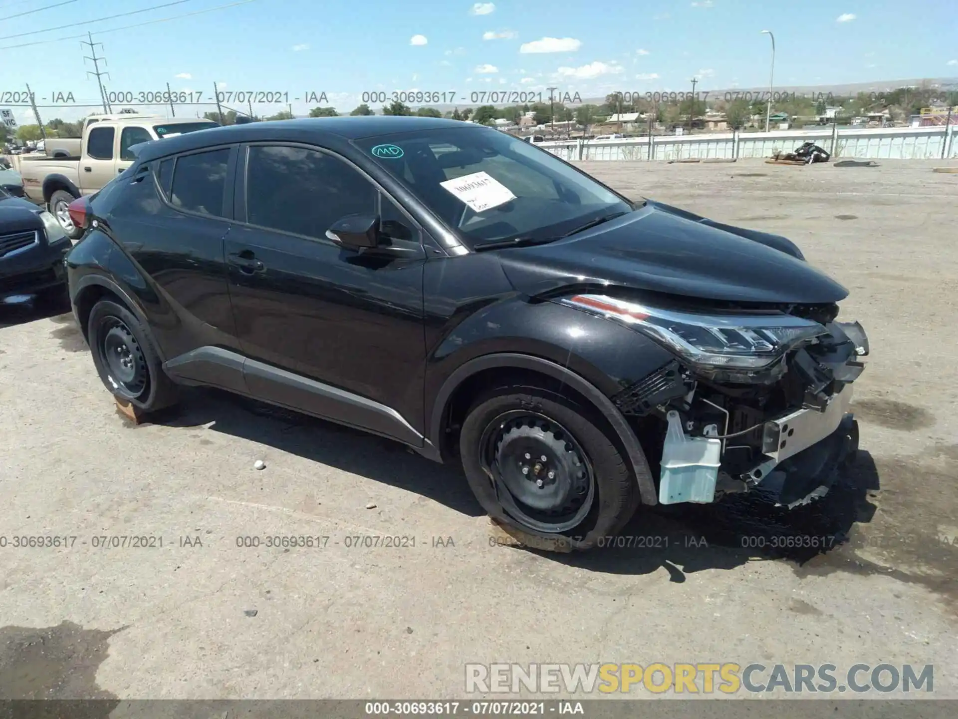 1 Photograph of a damaged car JTNKHMBX4L1092677 TOYOTA C-HR 2020