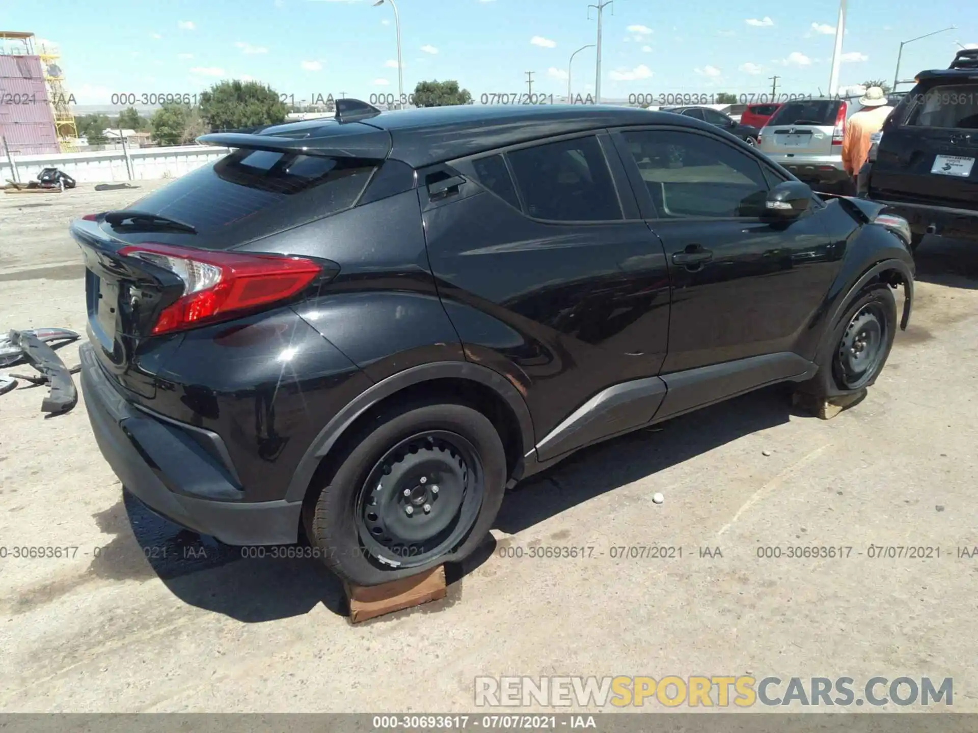 4 Photograph of a damaged car JTNKHMBX4L1092677 TOYOTA C-HR 2020