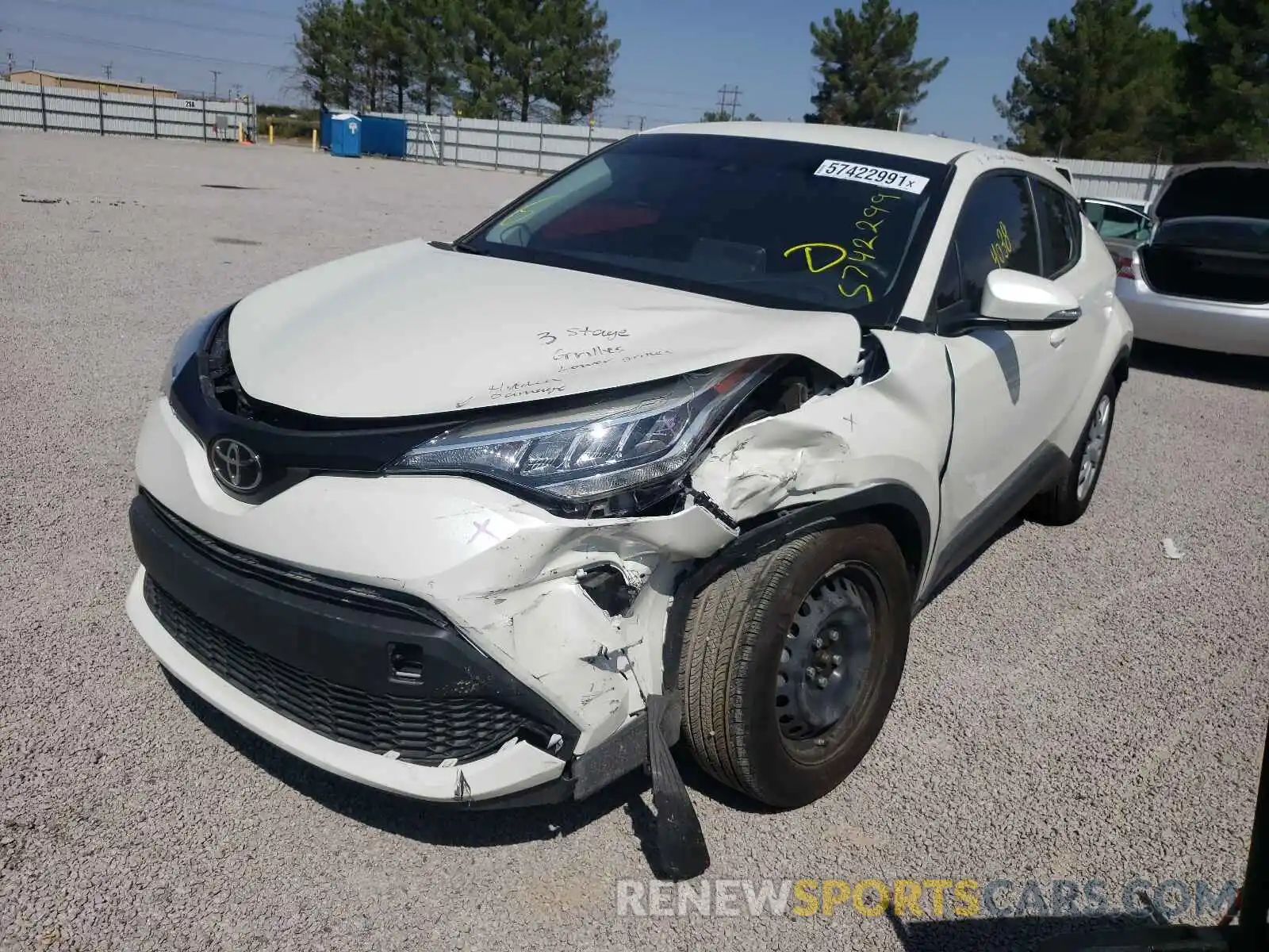 2 Photograph of a damaged car JTNKHMBX4L1093604 TOYOTA C-HR 2020