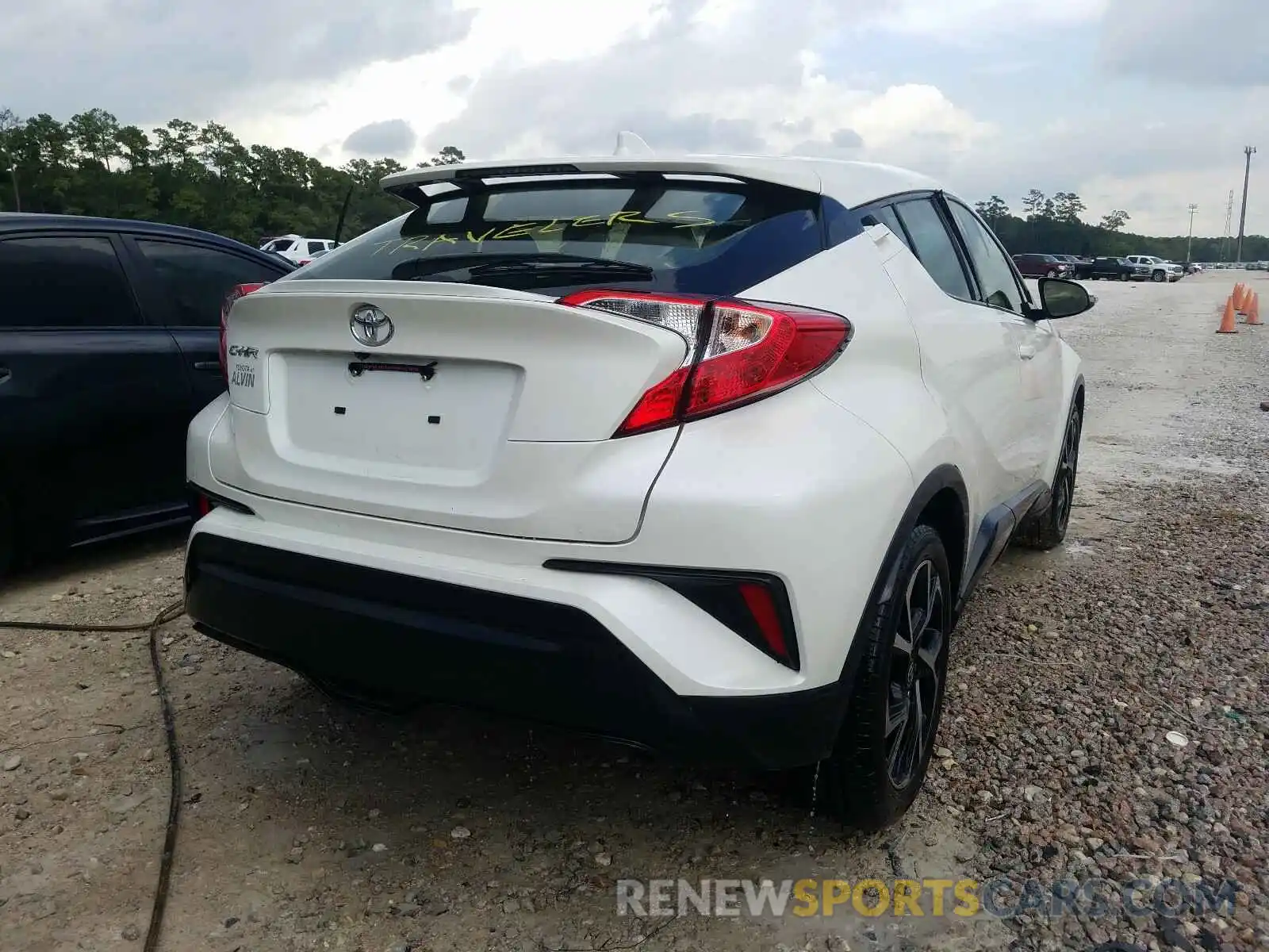 4 Photograph of a damaged car JTNKHMBX5L1066184 TOYOTA C-HR 2020