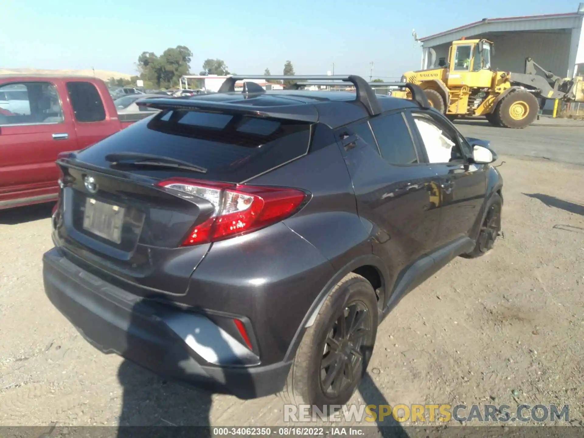 4 Photograph of a damaged car JTNKHMBX5L1070171 TOYOTA C-HR 2020