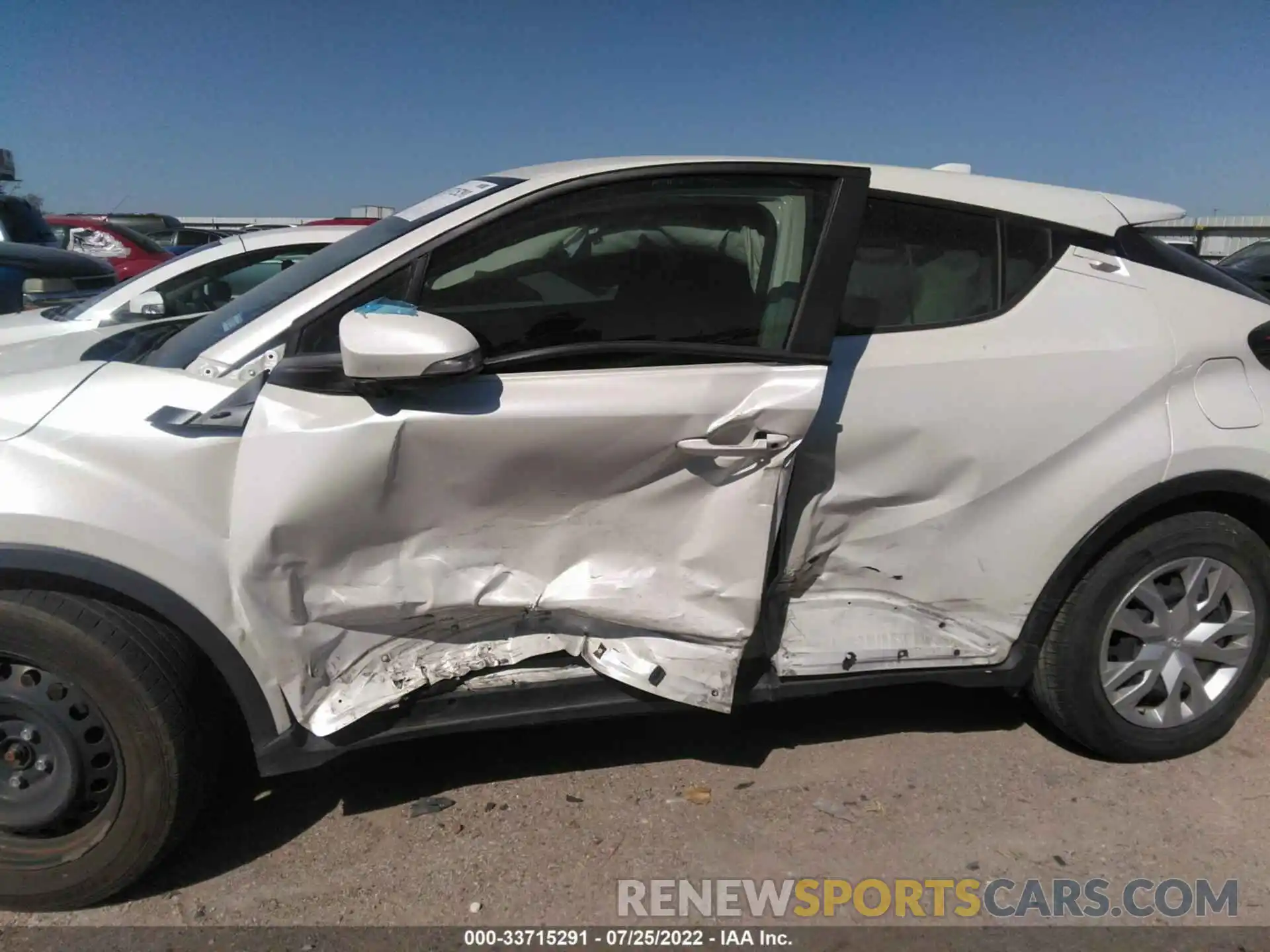 6 Photograph of a damaged car JTNKHMBX5L1070381 TOYOTA C-HR 2020