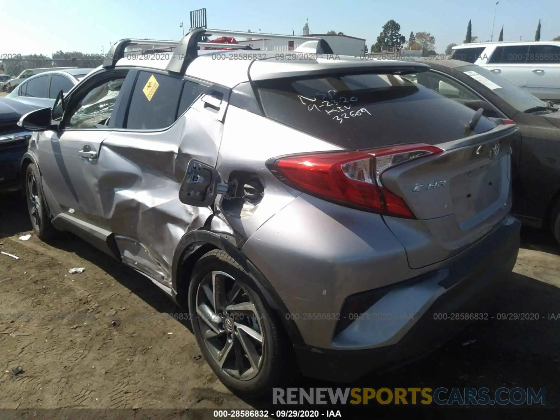 3 Photograph of a damaged car JTNKHMBX5L1075452 TOYOTA C-HR 2020