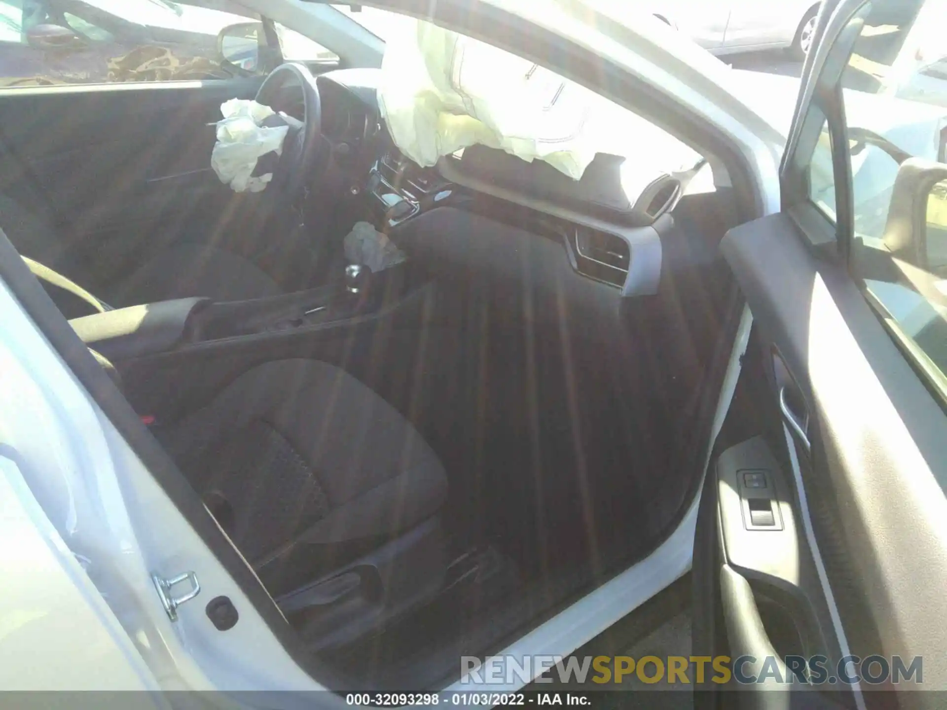 5 Photograph of a damaged car JTNKHMBX5L1079999 TOYOTA C-HR 2020