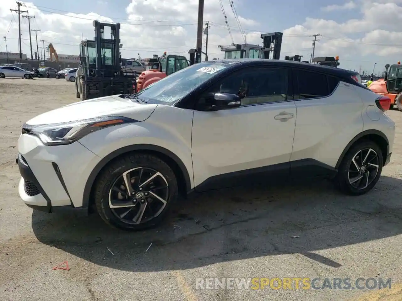 1 Photograph of a damaged car JTNKHMBX5L1081459 TOYOTA C-HR 2020