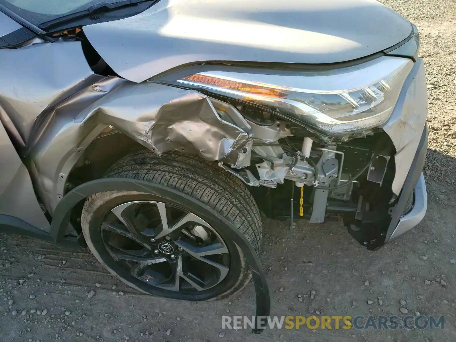 9 Photograph of a damaged car JTNKHMBX5L1081834 TOYOTA C-HR 2020