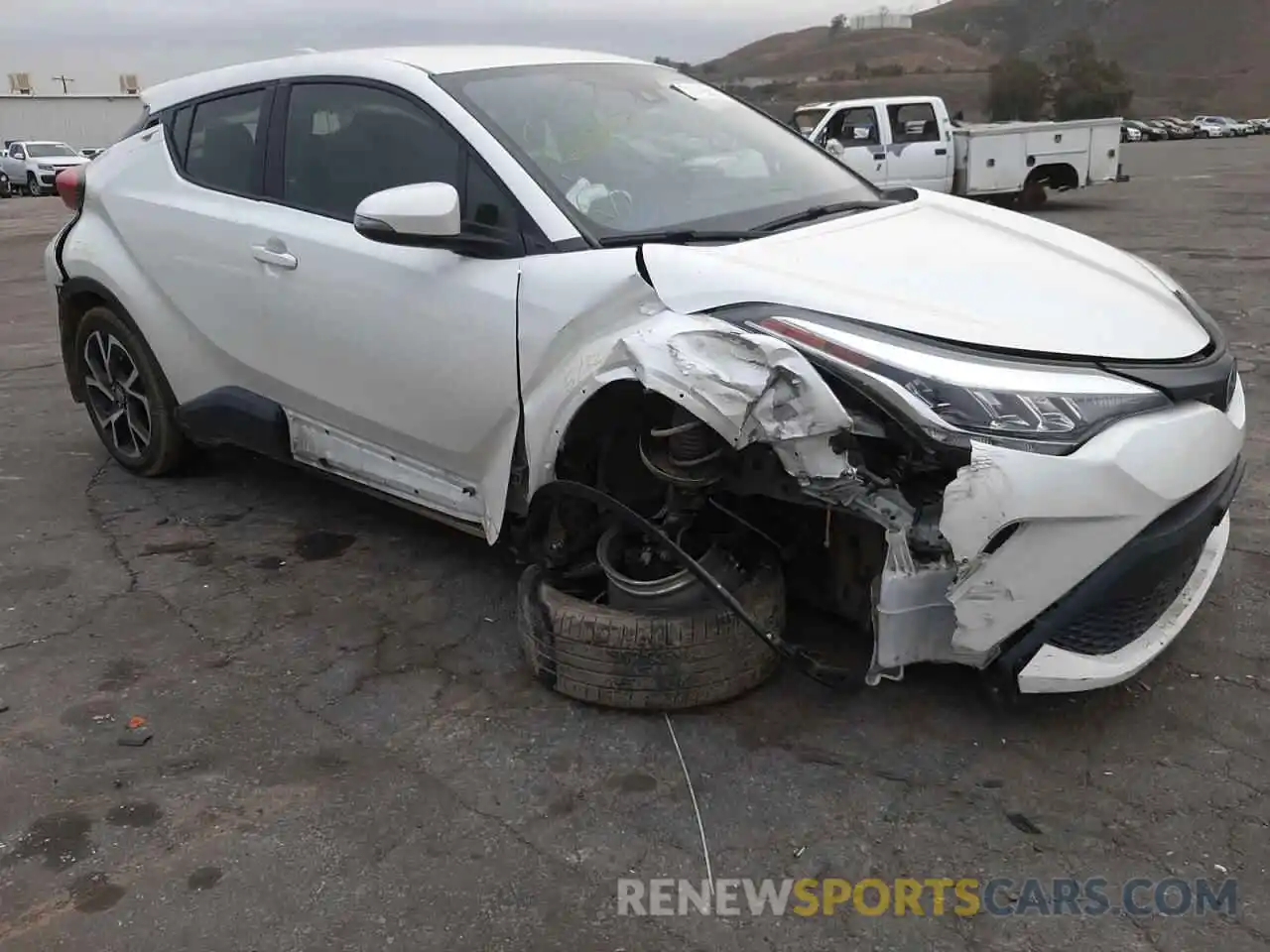 1 Photograph of a damaged car JTNKHMBX5L1085463 TOYOTA C-HR 2020