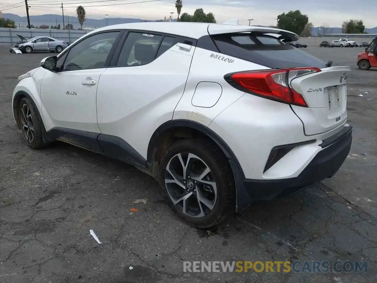 3 Photograph of a damaged car JTNKHMBX5L1085463 TOYOTA C-HR 2020