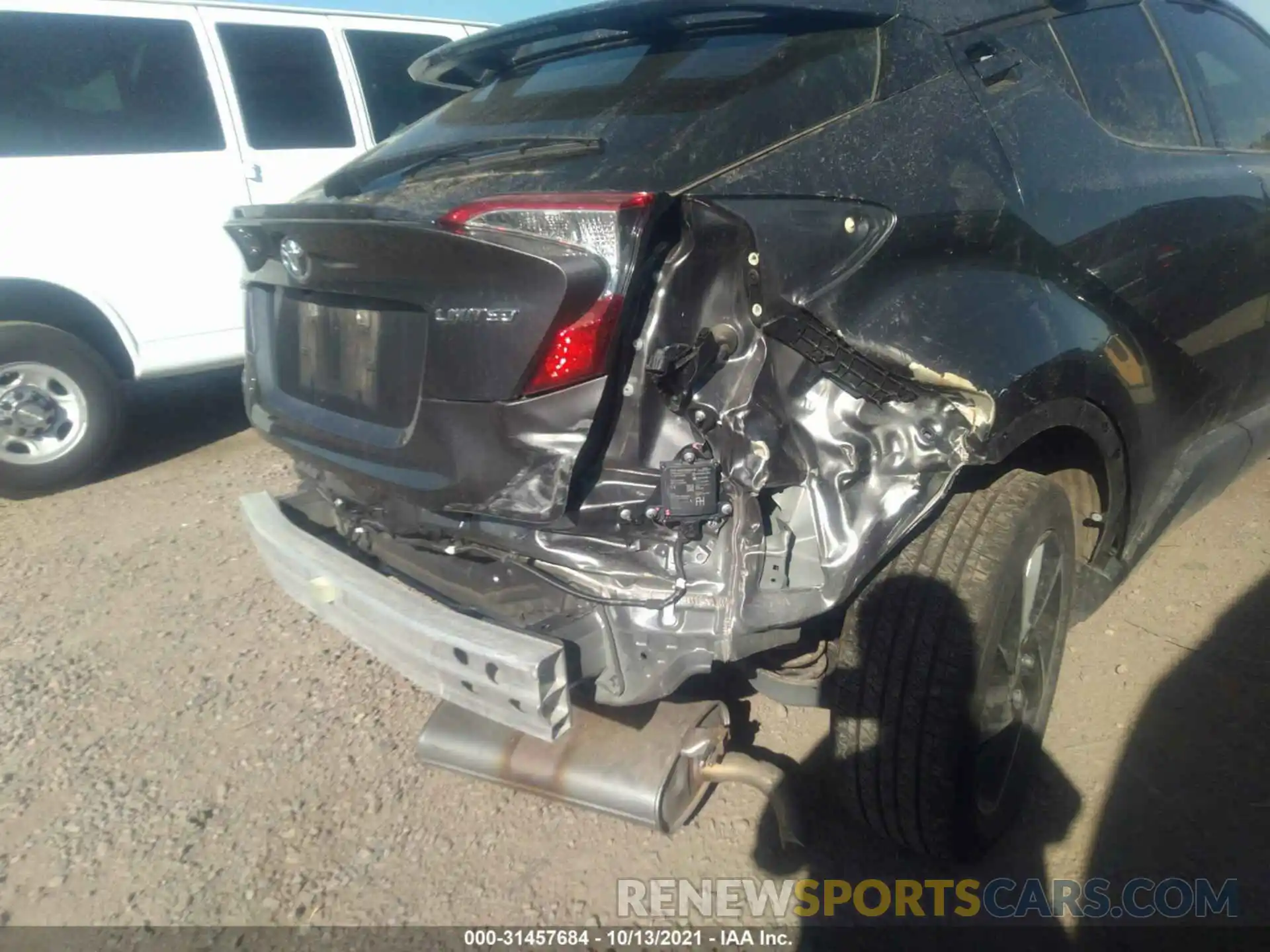 6 Photograph of a damaged car JTNKHMBX5L1085690 TOYOTA C-HR 2020