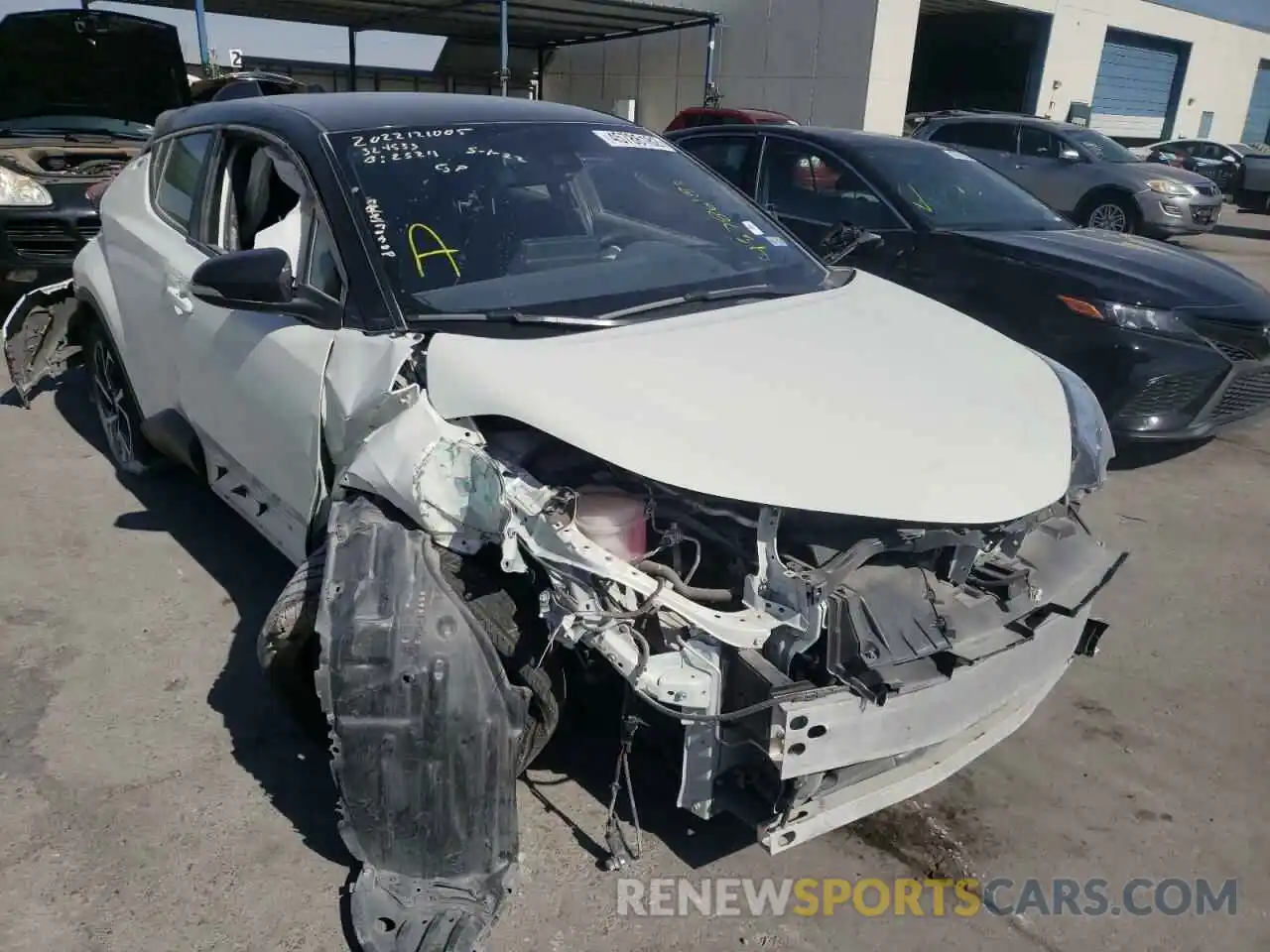 1 Photograph of a damaged car JTNKHMBX5L1086368 TOYOTA C-HR 2020