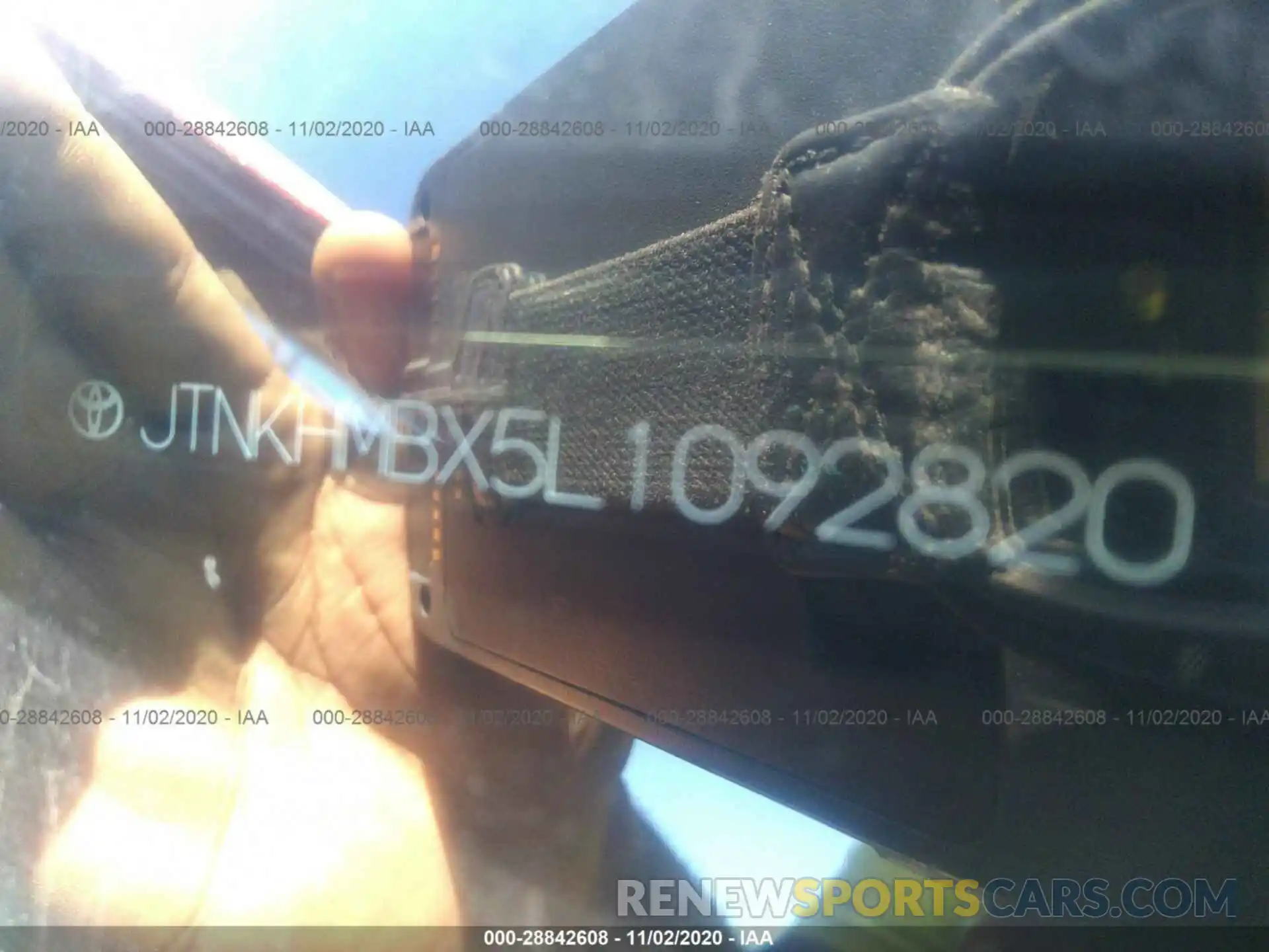 9 Photograph of a damaged car JTNKHMBX5L1092820 TOYOTA C-HR 2020