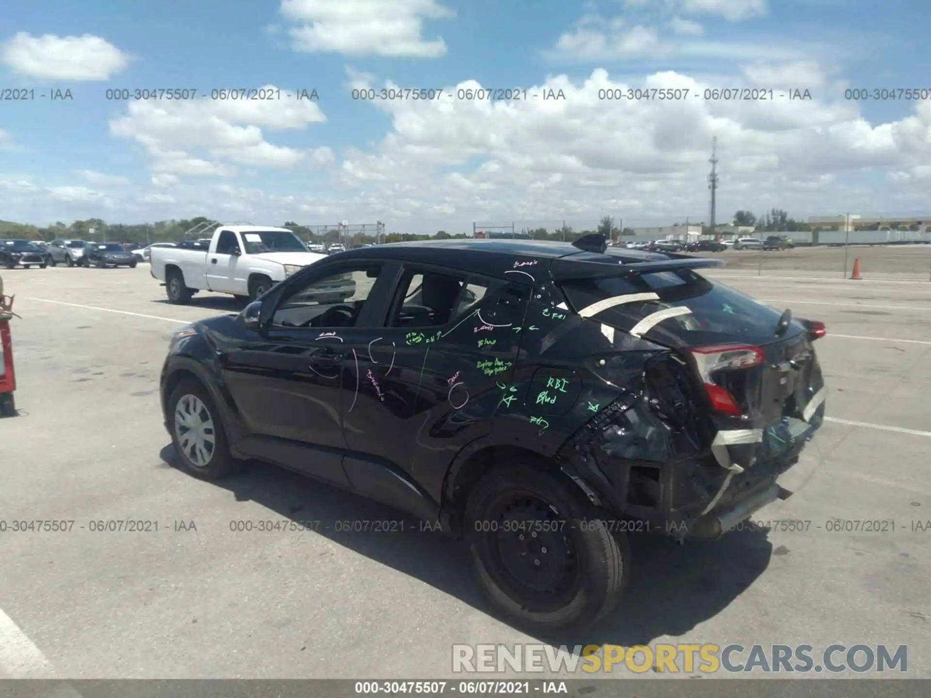 3 Photograph of a damaged car JTNKHMBX5L1094034 TOYOTA C-HR 2020