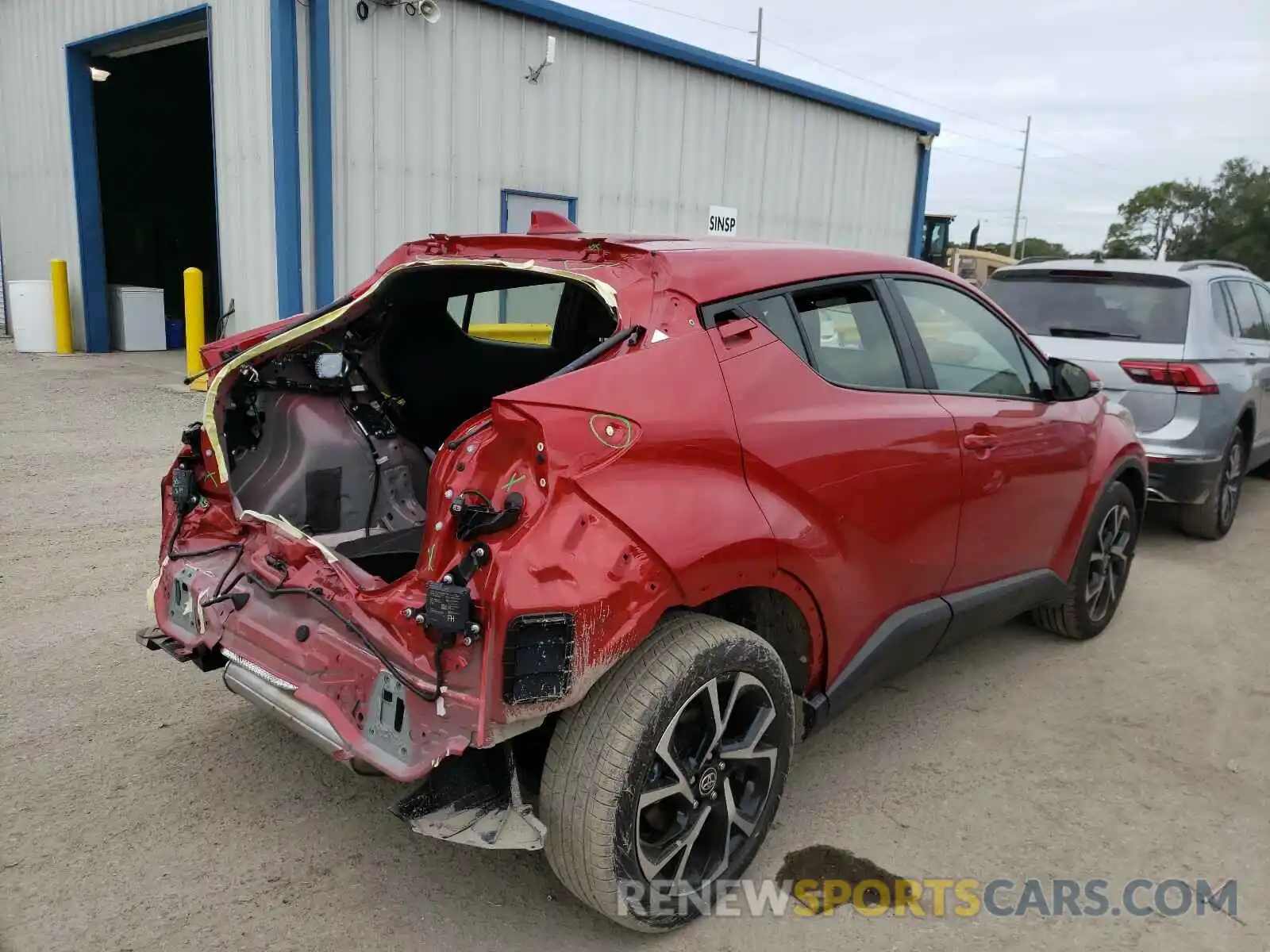 4 Photograph of a damaged car JTNKHMBX5L1094180 TOYOTA C-HR 2020