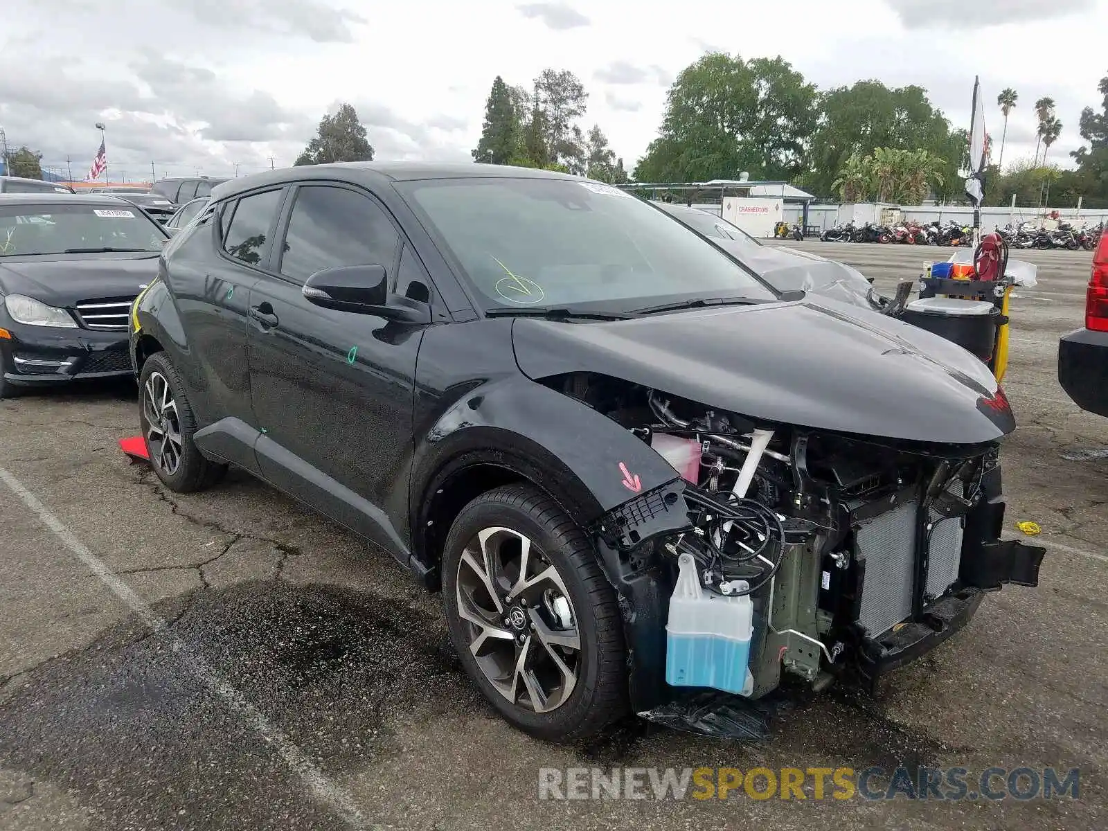 1 Photograph of a damaged car JTNKHMBX6L1067098 TOYOTA C-HR 2020