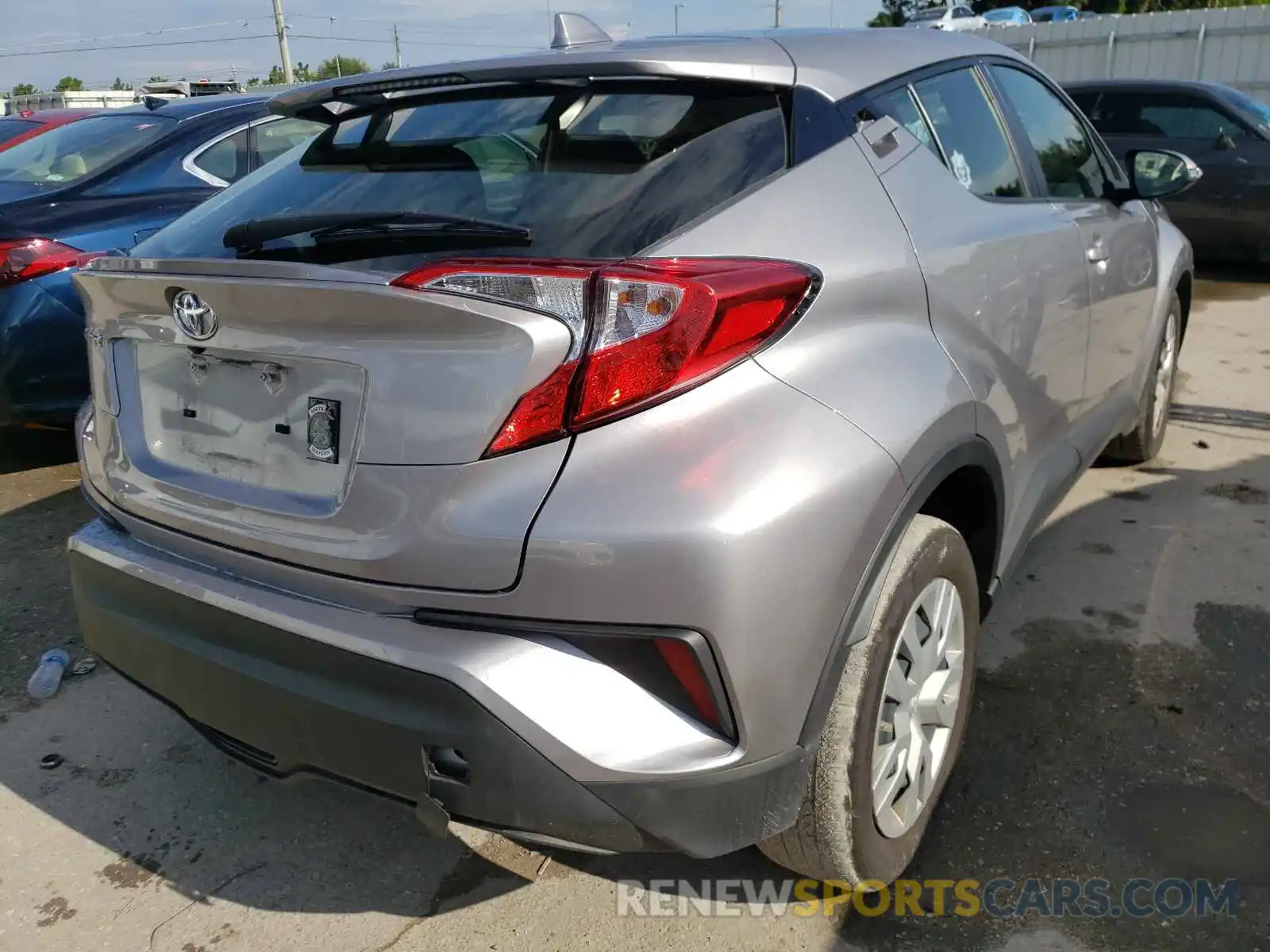 4 Photograph of a damaged car JTNKHMBX6L1070843 TOYOTA C-HR 2020